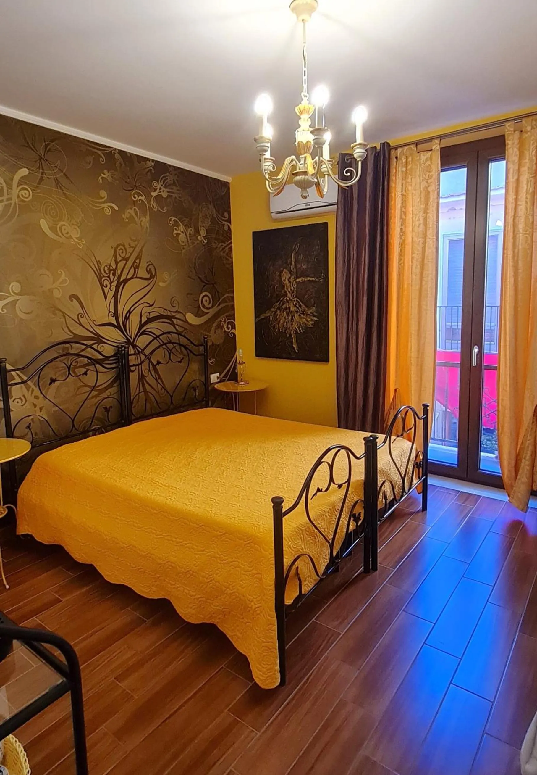 Photo of the whole room, Bed in L'ISOLA AeR B&B