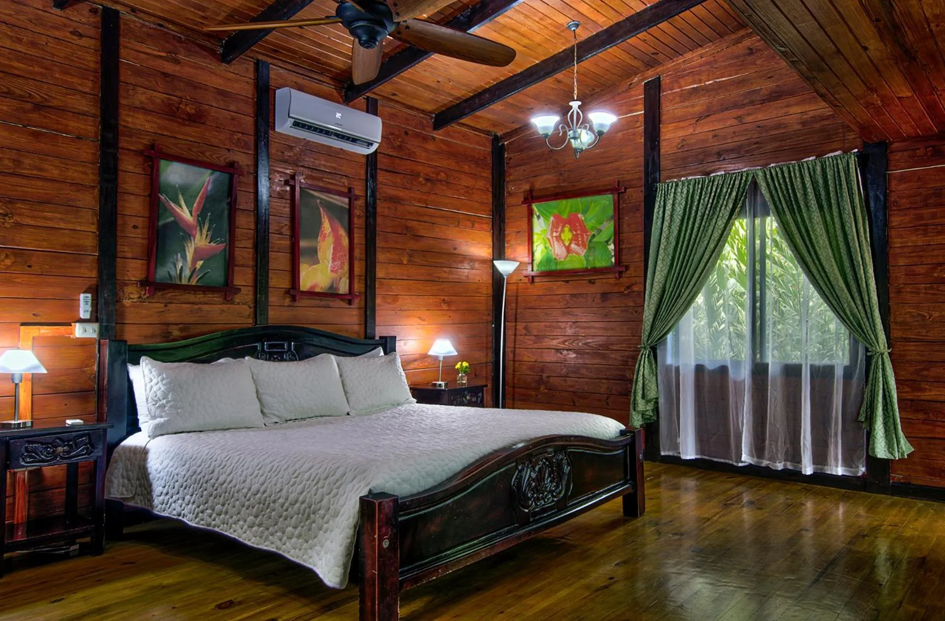 Bedroom, Bed in Blue River Resort & Hot Springs