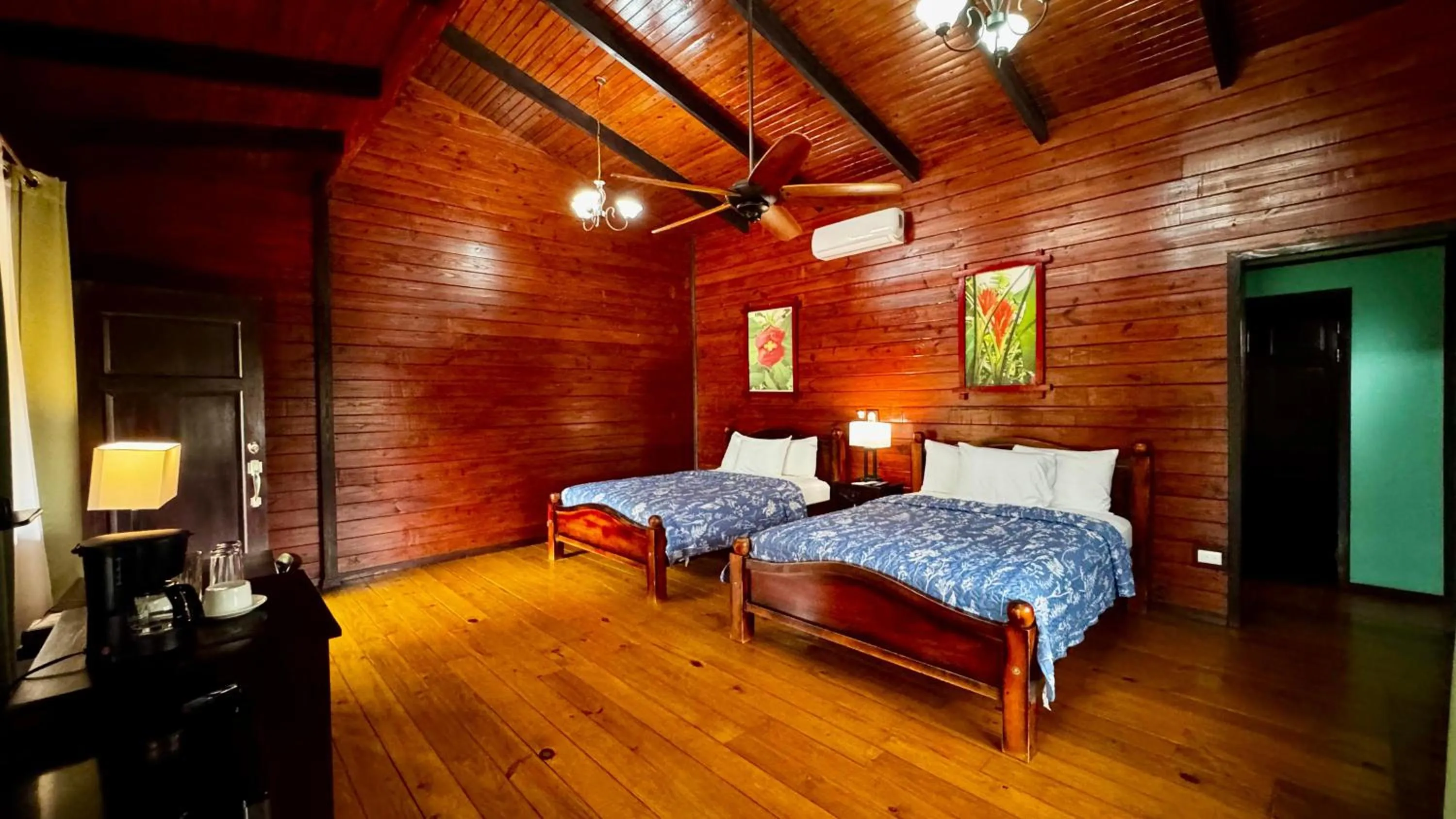 Bedroom, Bed in Blue River Resort & Hot Springs