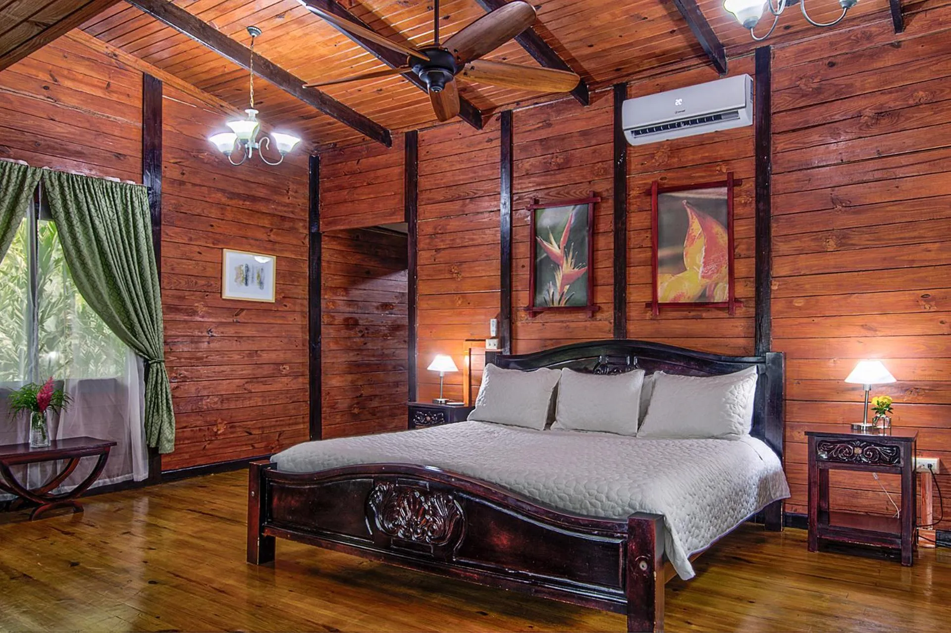 Bedroom, Bed in Blue River Resort & Hot Springs