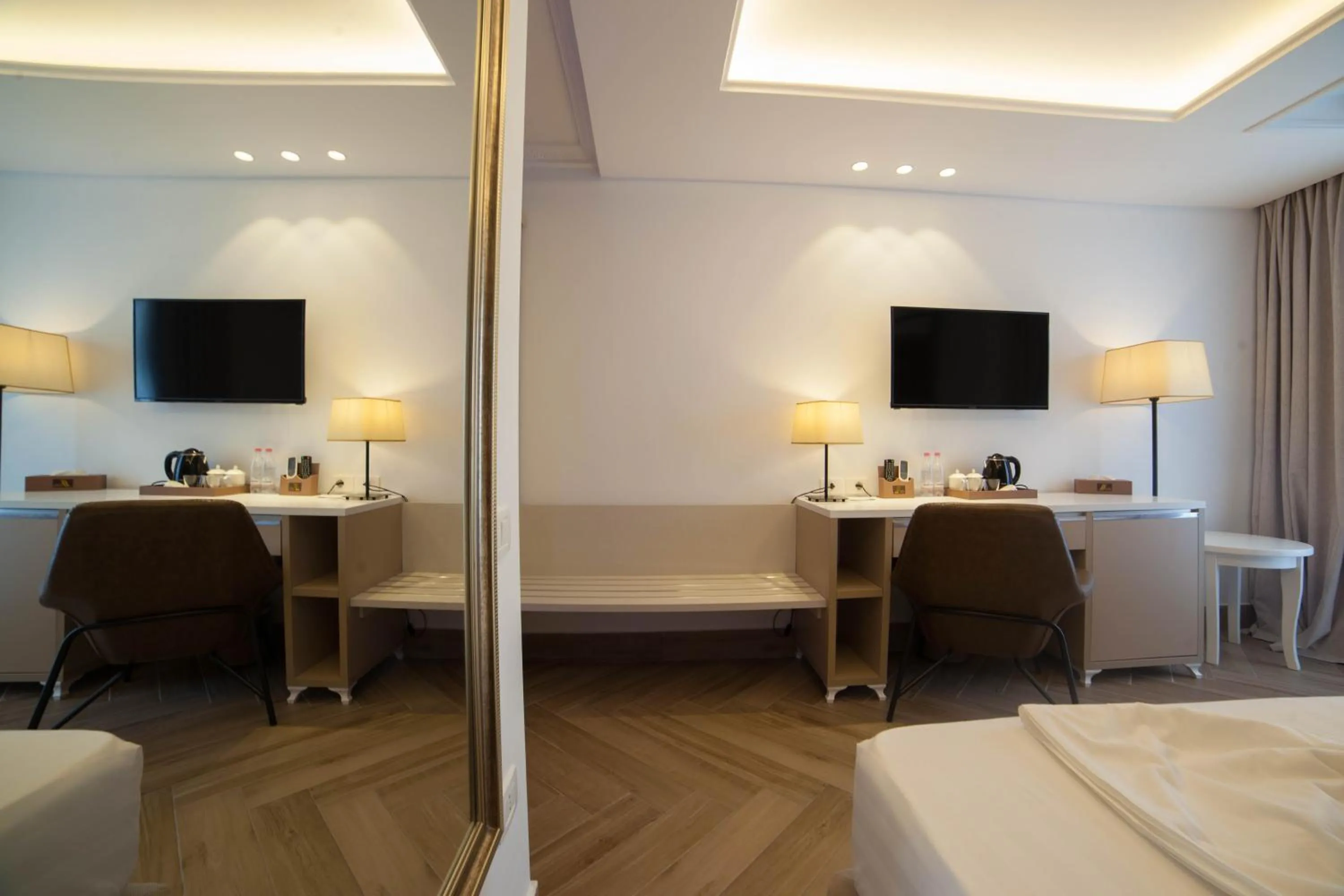 Communal lounge/ TV room in Grand Blue Fafa Resort & SPA