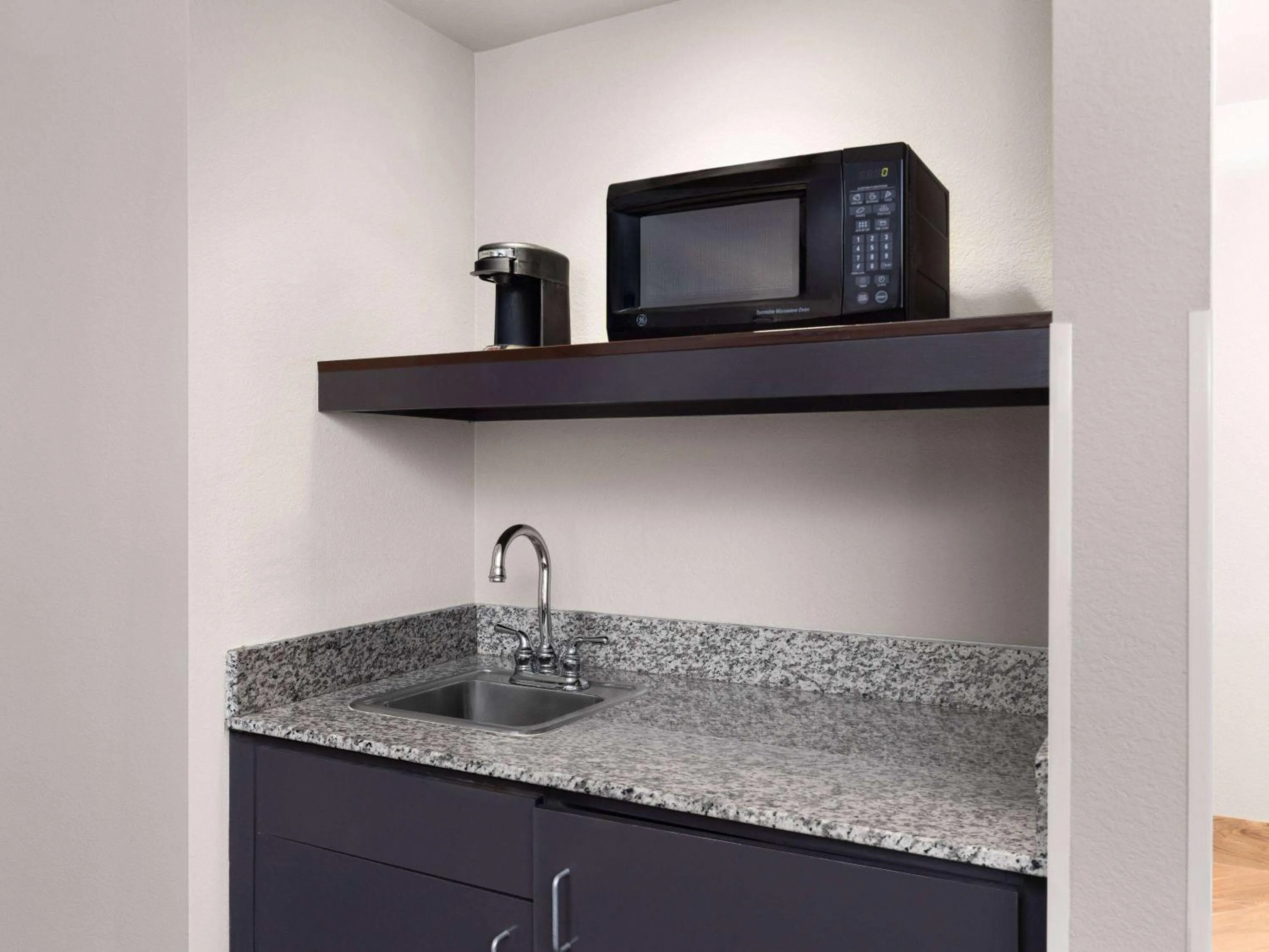 Photo of the whole room in La Quinta by Wyndham Santa Clarita - Valencia