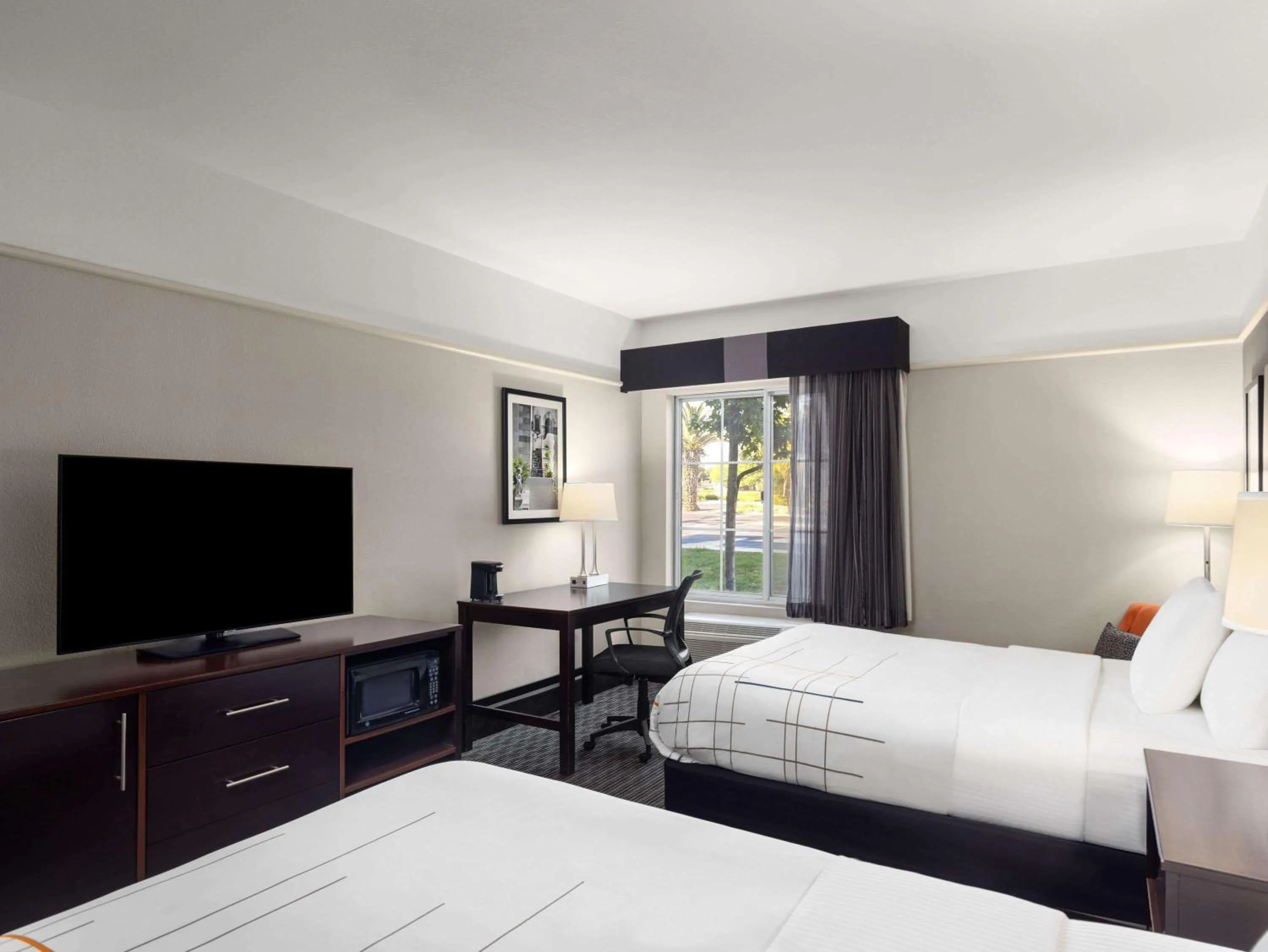 Photo of the whole room, Bed in La Quinta by Wyndham Santa Clarita - Valencia