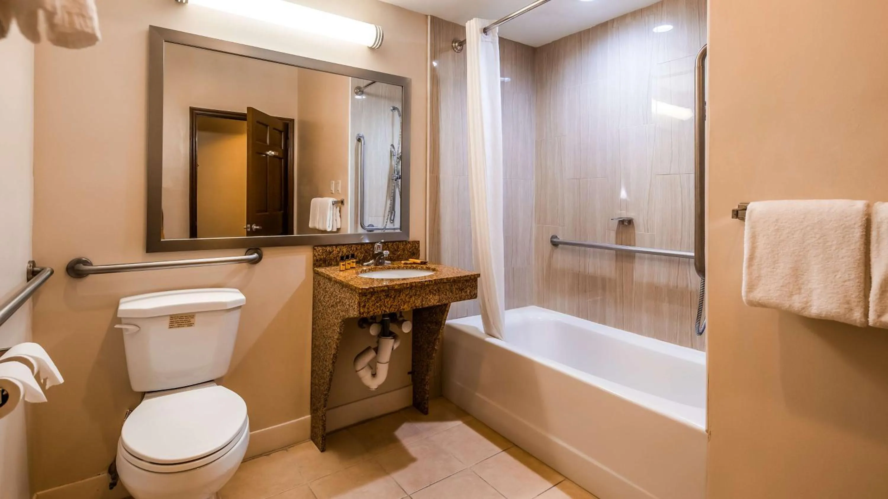 Bathroom in Best Western Plus The Inn & Suites at the Falls