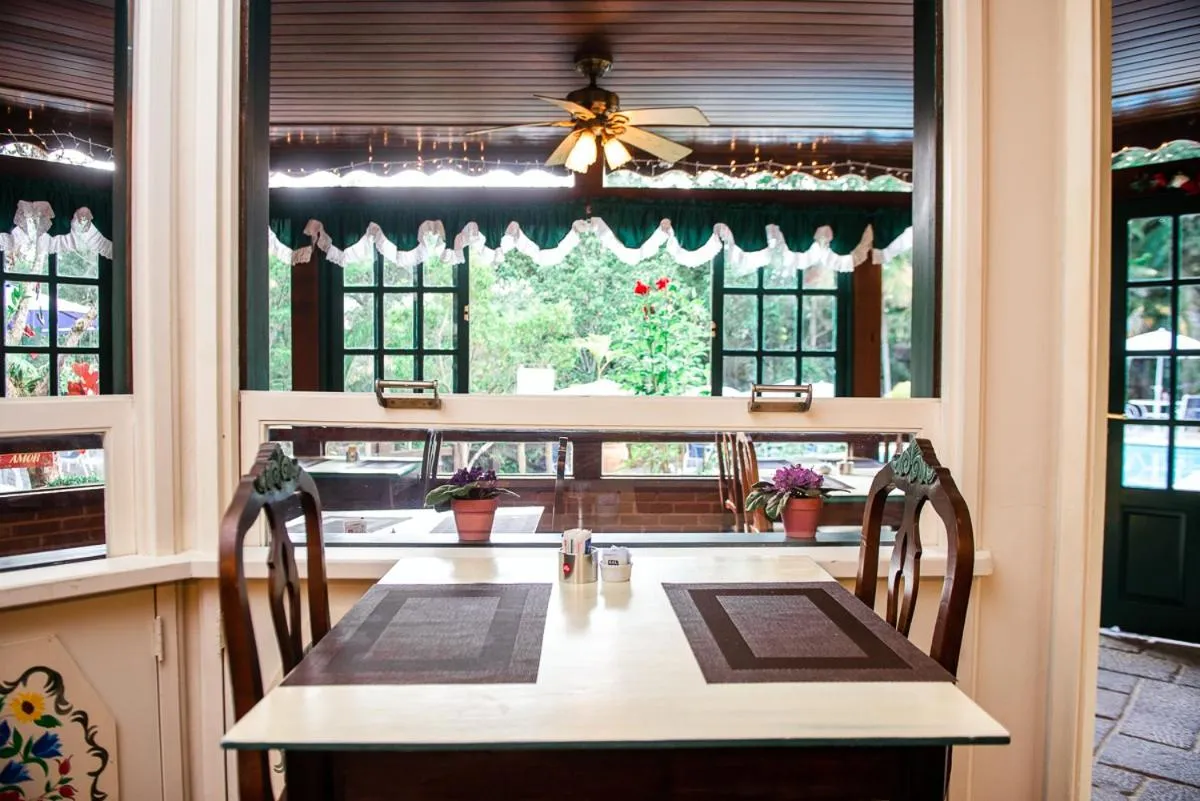 Restaurant/places to eat in Urikana Boutique Hotel