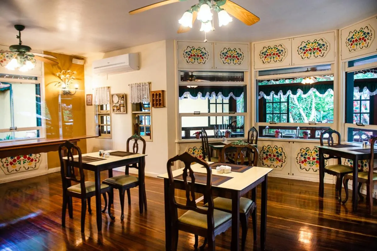 Restaurant/places to eat in Urikana Boutique Hotel