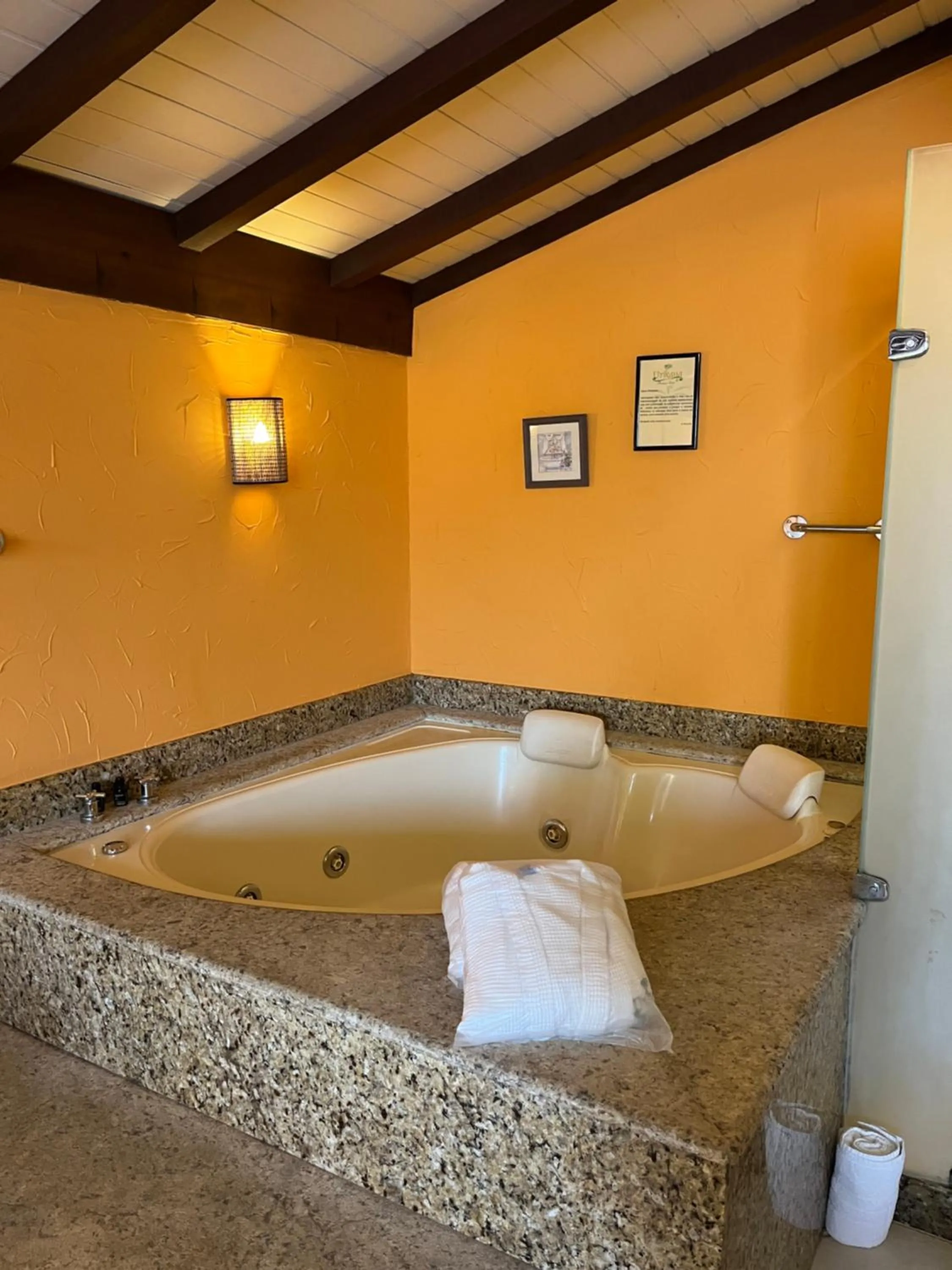 Hot Tub in Urikana Boutique Hotel