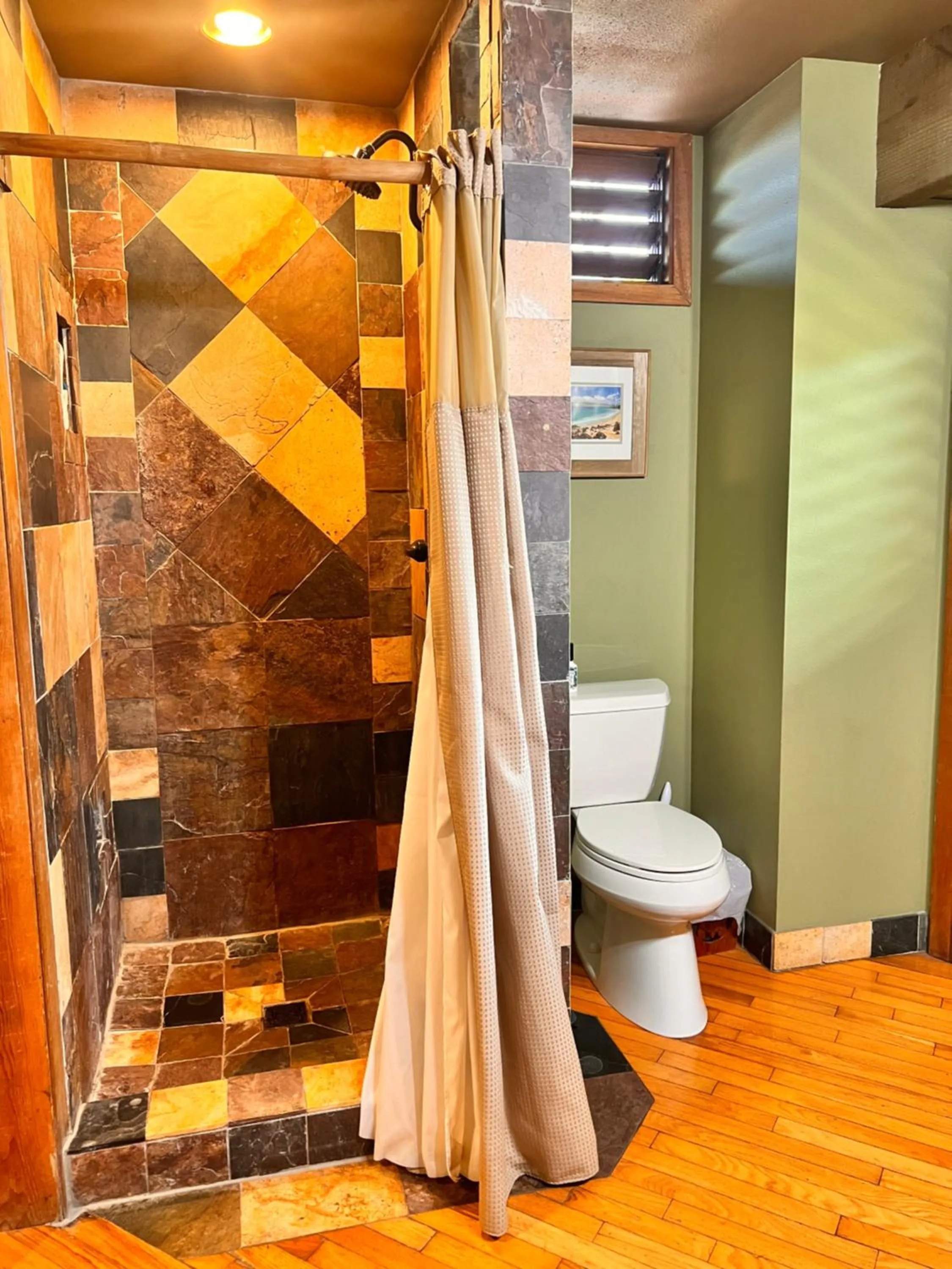 Shower in Maui What a Wonderful World Bed & Breakfast