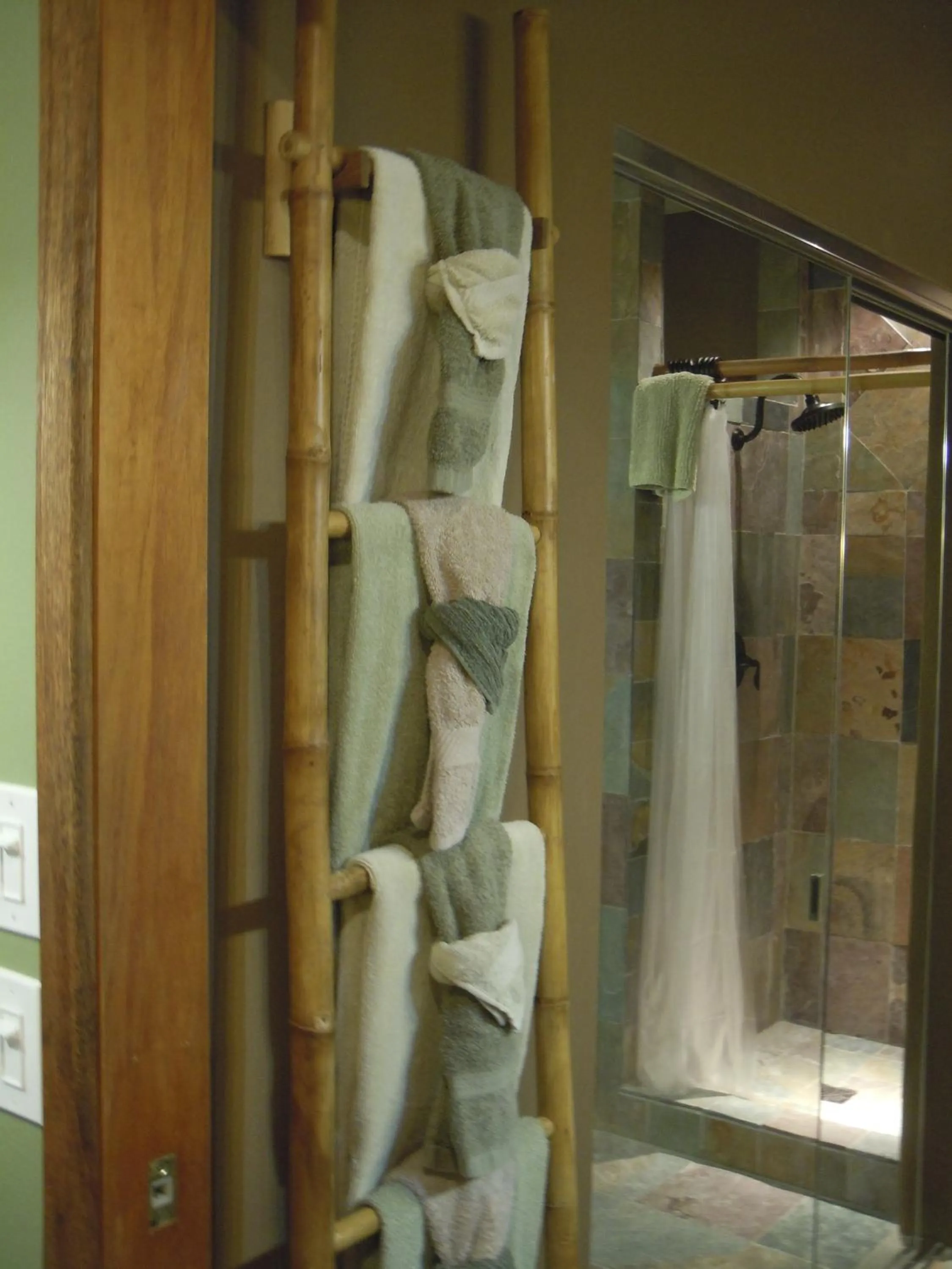 Shower in Maui What a Wonderful World Bed & Breakfast