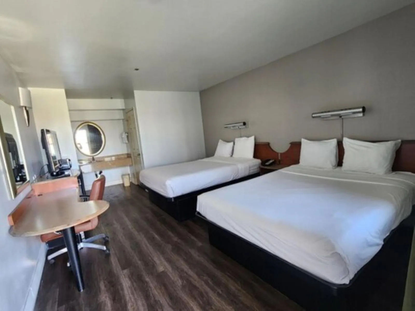 Bed in Motel 6 Barstow, CA I15 and Lenwood Road