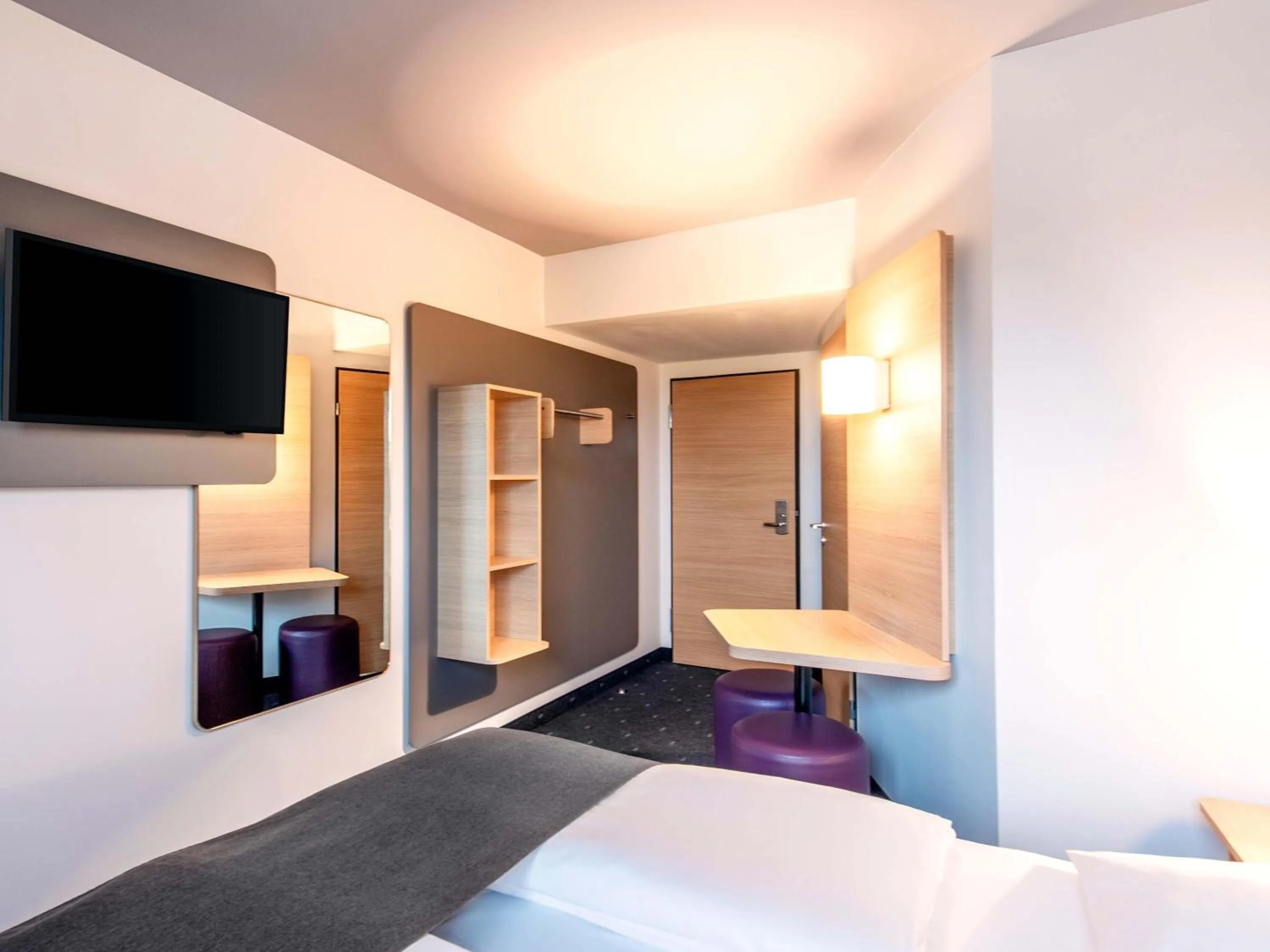 Photo of the whole room, Bed in B&B Hotel Regensburg-City