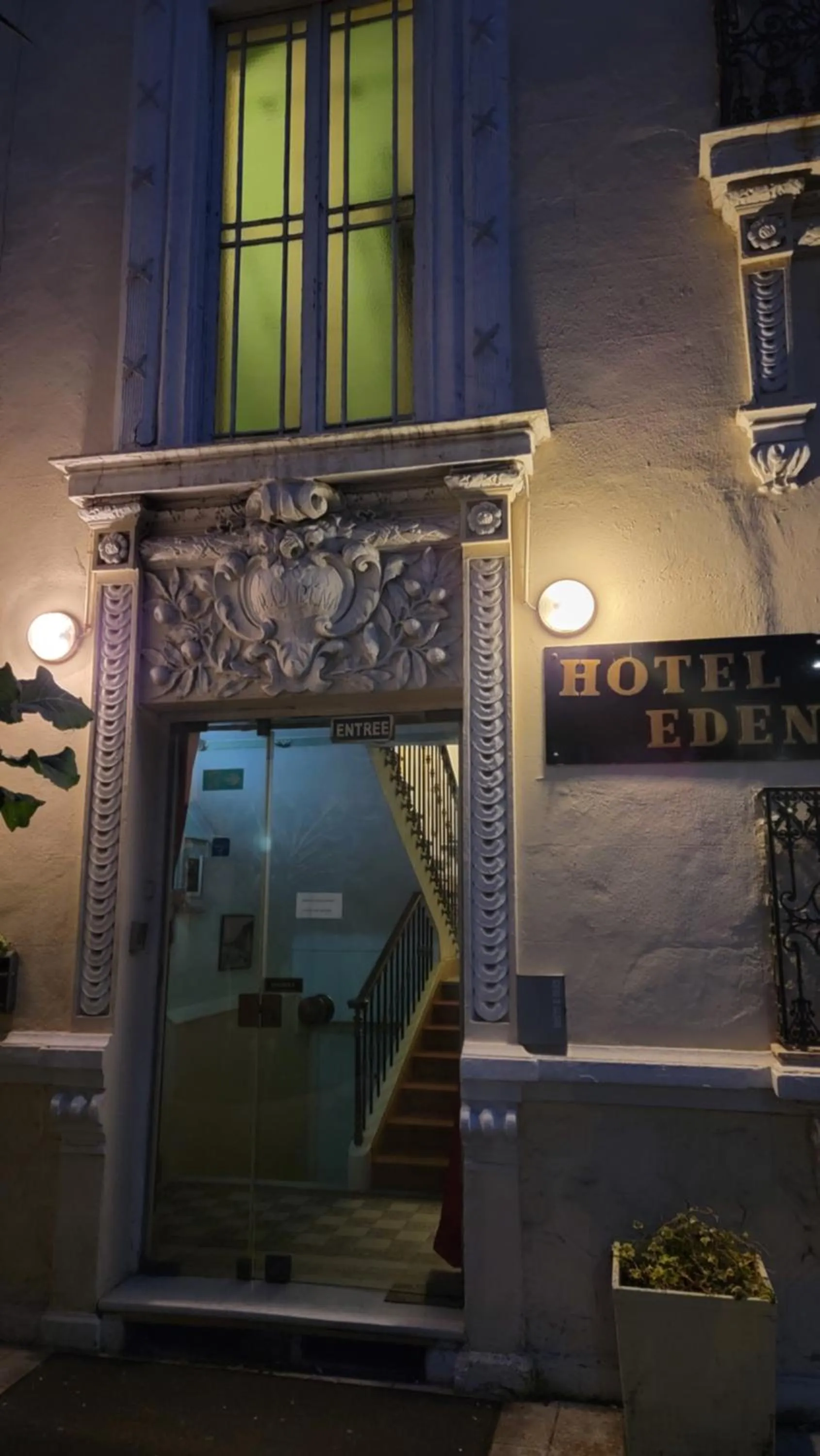 Property building in Villa Eden