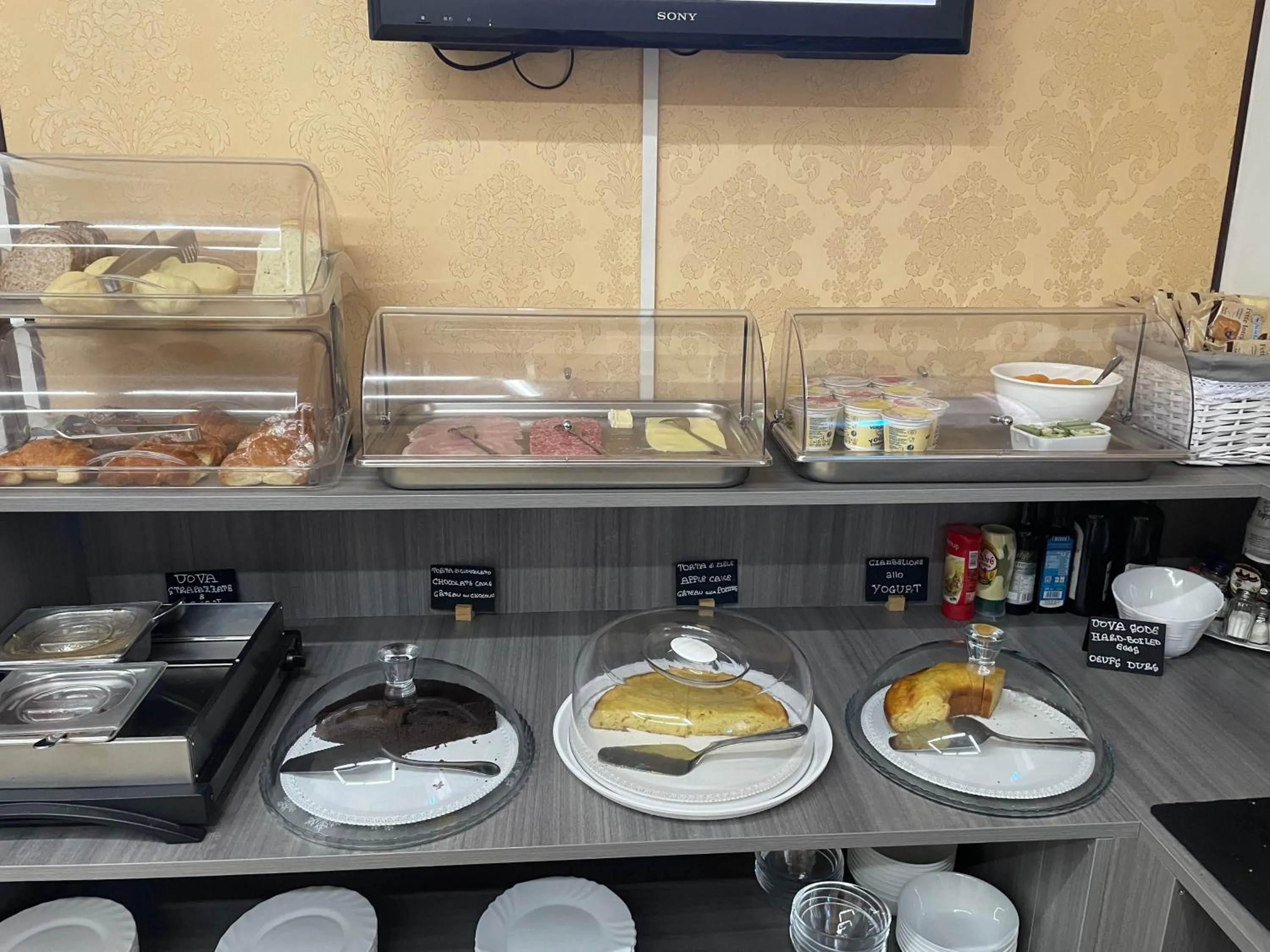 Breakfast in Hotel Esperia