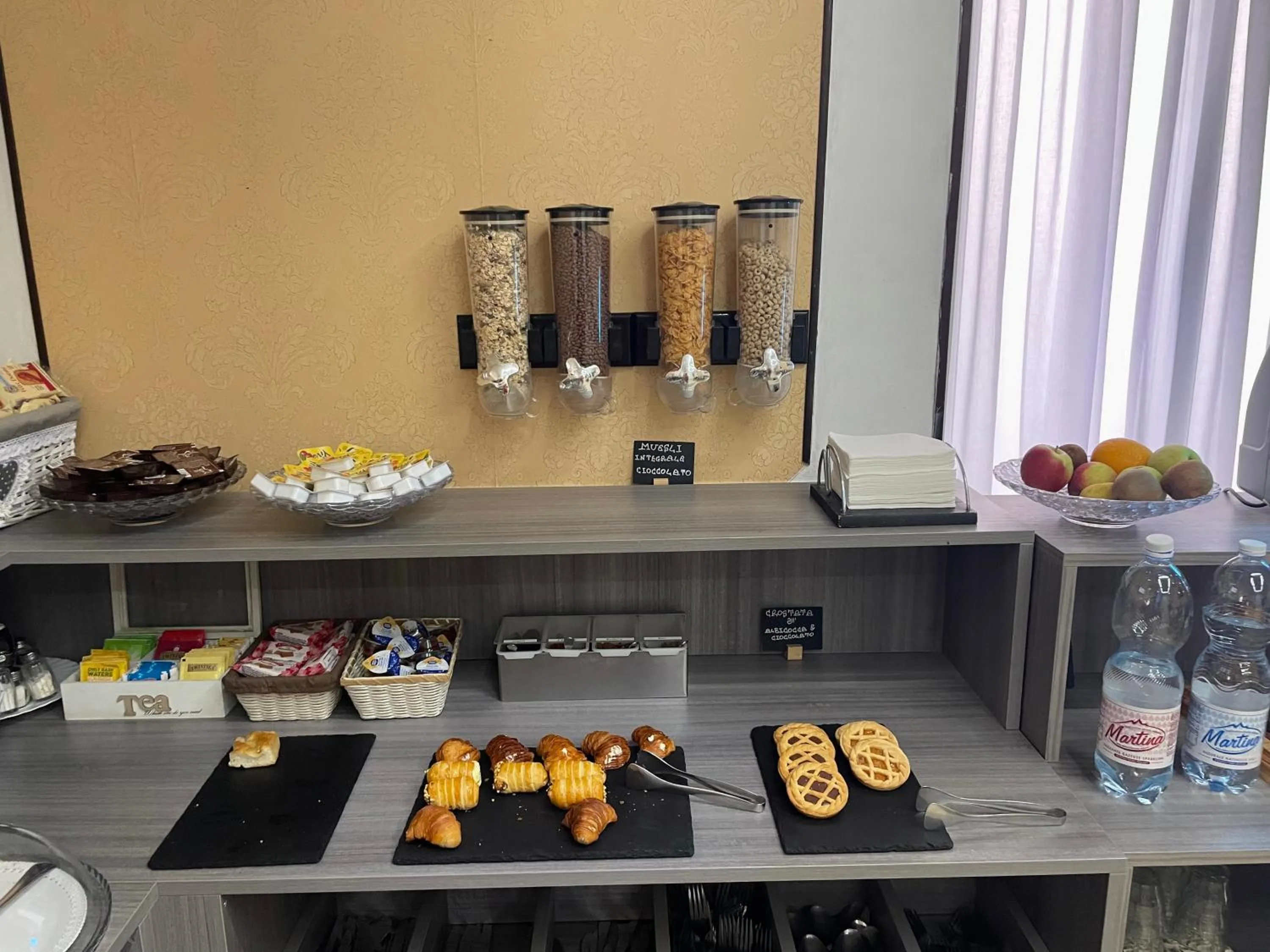 Breakfast in Hotel Esperia