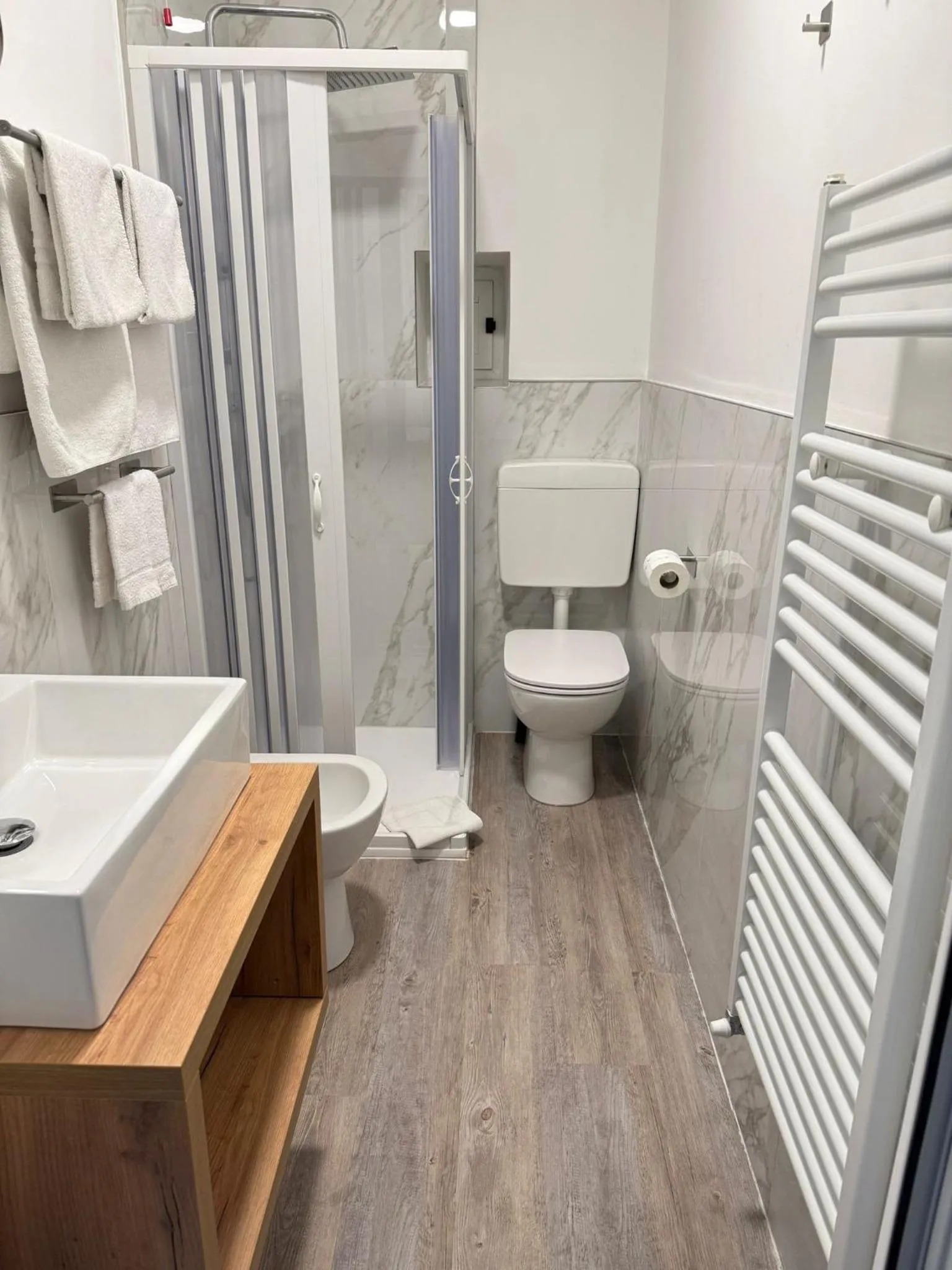 Shower in Hotel Esperia