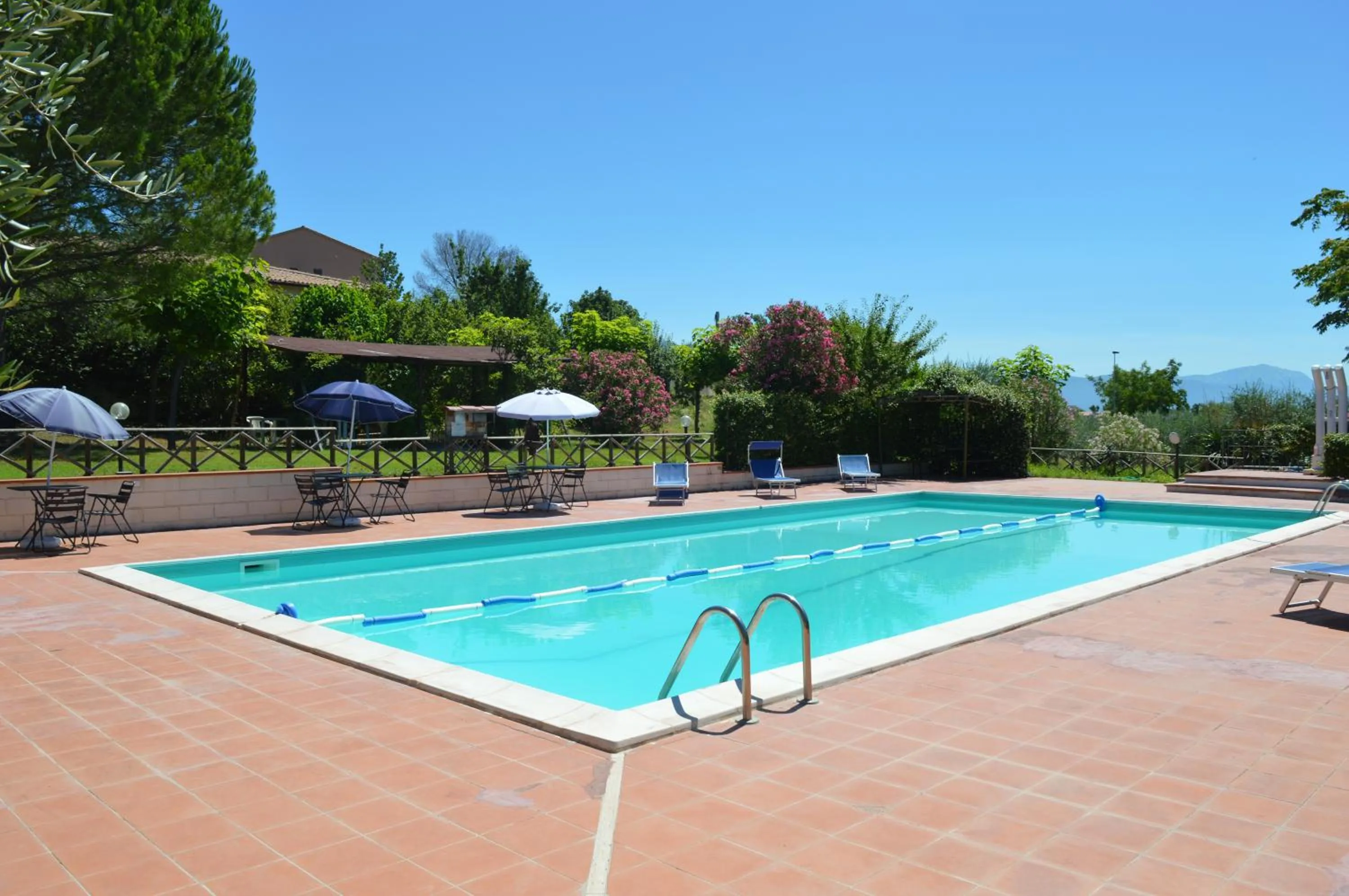 Pool view in Cardinal Girolamo