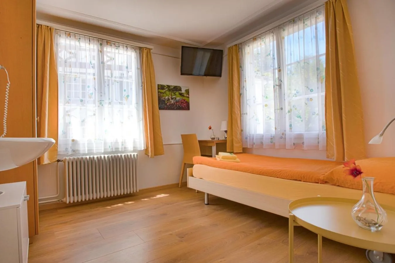 Photo of the whole room, Bed in Hotel Rotes Kreuz