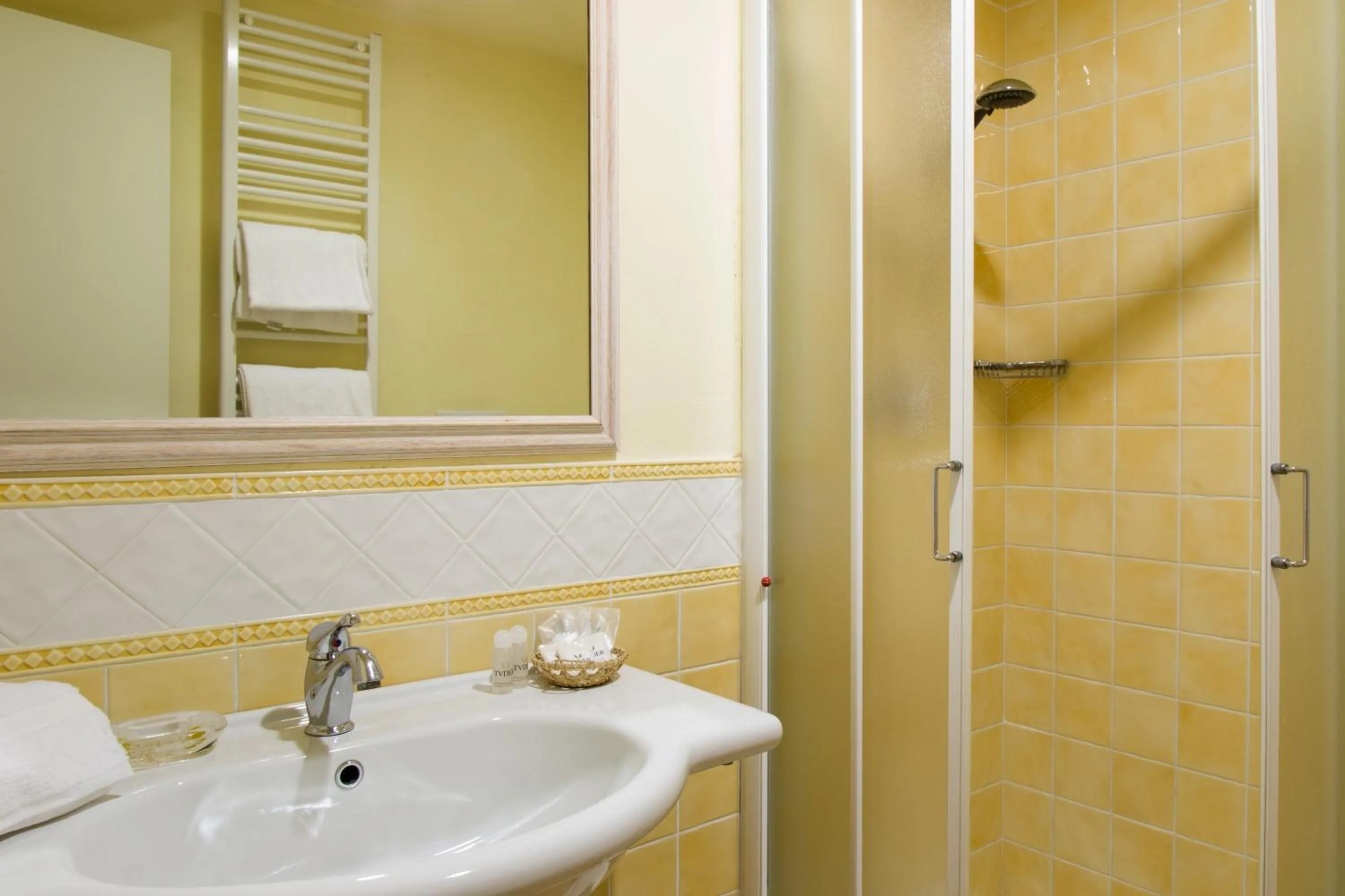 Bathroom in Hotel Tuder