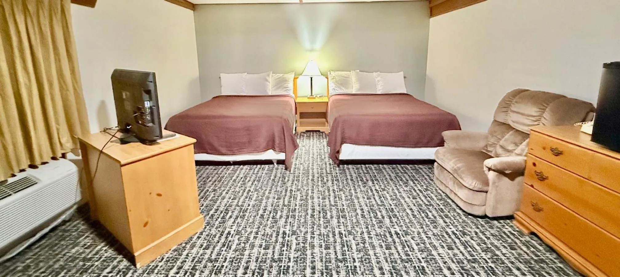 Bedroom, Bed in Don Q Inn