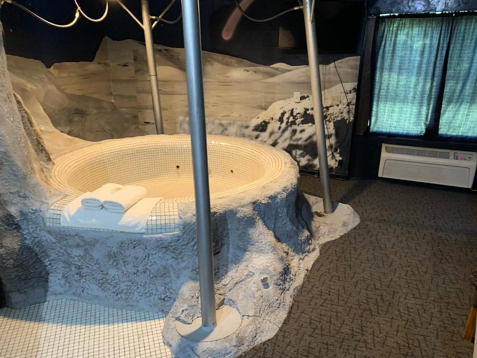 Hot Tub in Don Q Inn