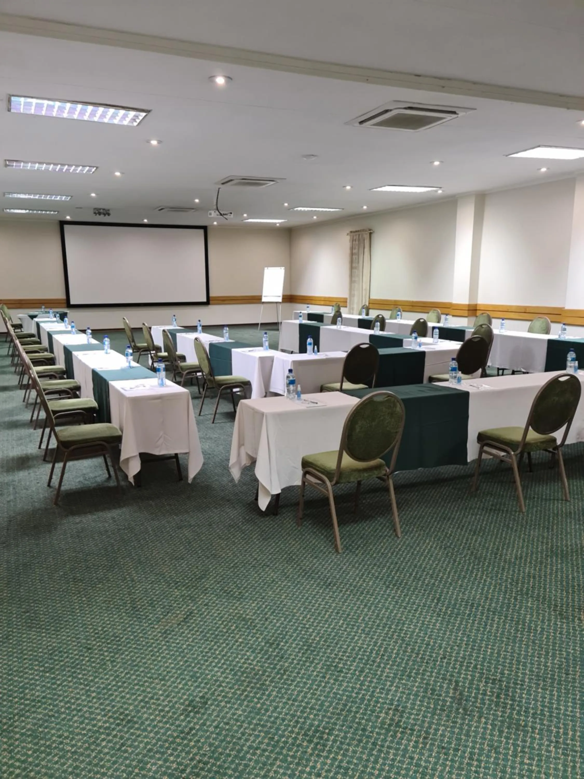 Meeting/conference room in Midway Inn Hotel