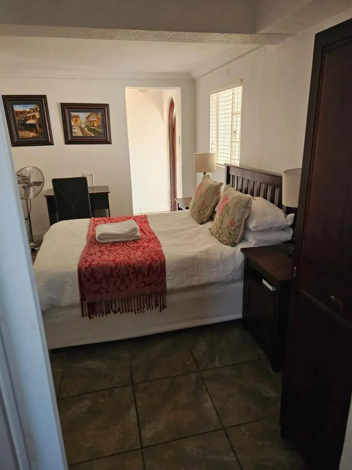 Single Room with Shower in TCS on Lynnwood Guesthouse Single Room with Shower in TCS on Lynnwood Guesthouse