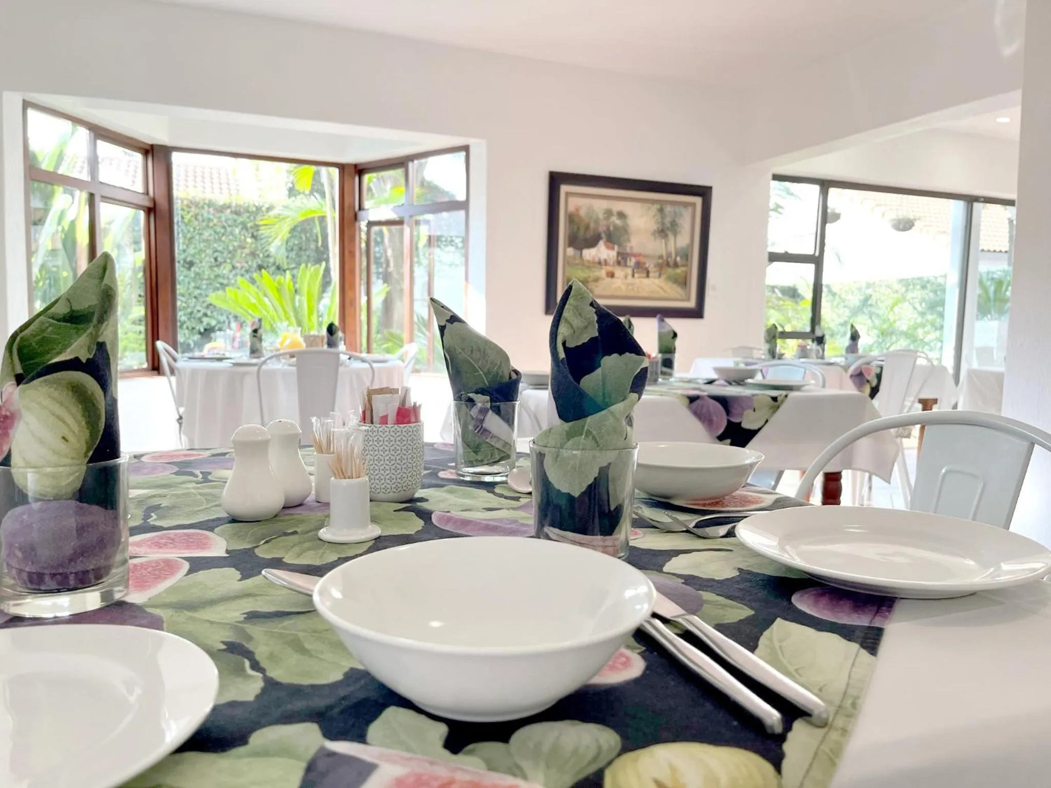 Dining area in TCS on Lynnwood Guesthouse