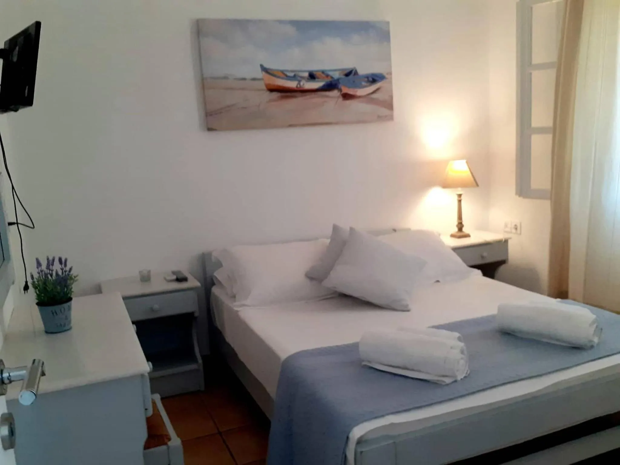 Bedroom, Bed in Anixis Studios Aliki Paros