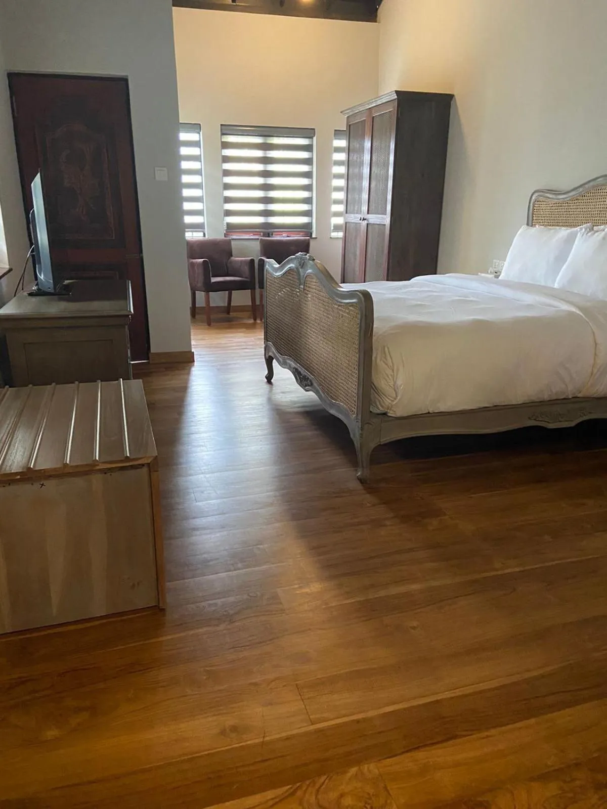 Bed in The Deer Park Hotel