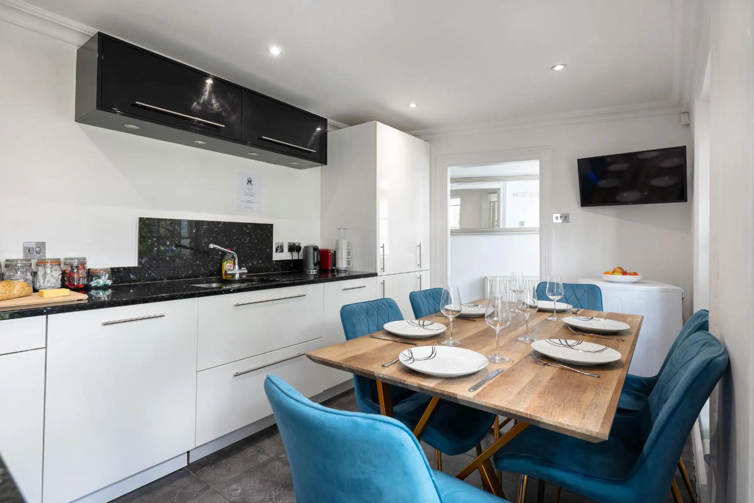 Dining area in Castle Properties: The Duchess, 3 Bed Family cottage