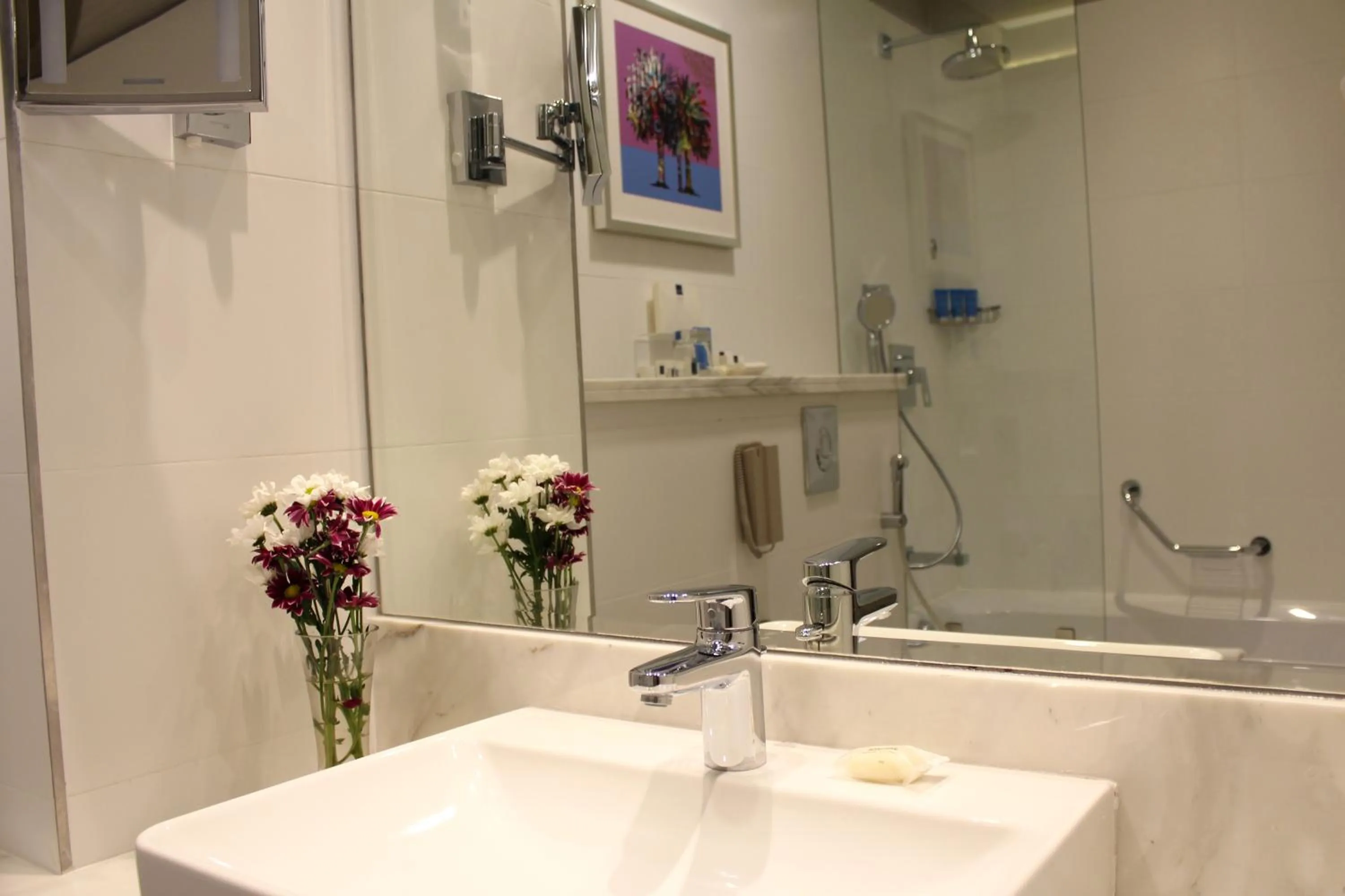 Toilet in Gulf Inn Hotel Al Nasr Formerly Roda Links Al Nasr