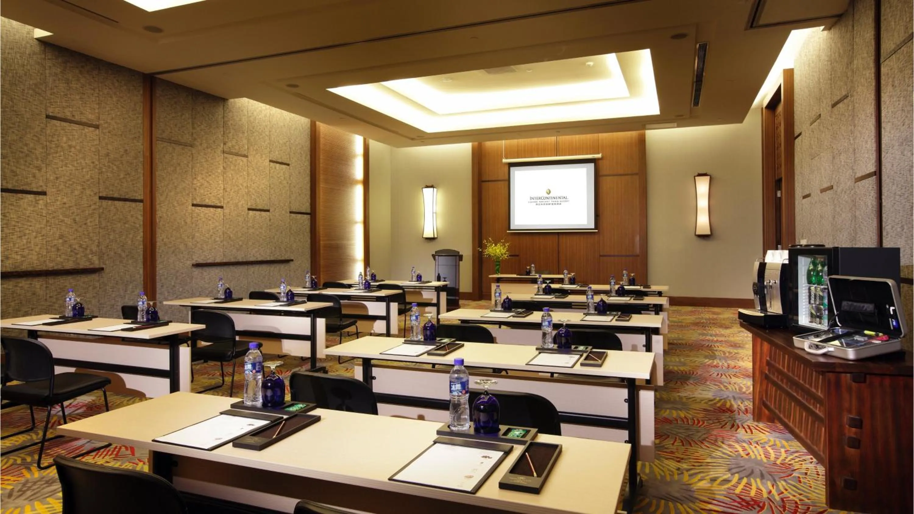Meeting/conference room in InterContinental Lijiang Ancient Town Resort by IHG