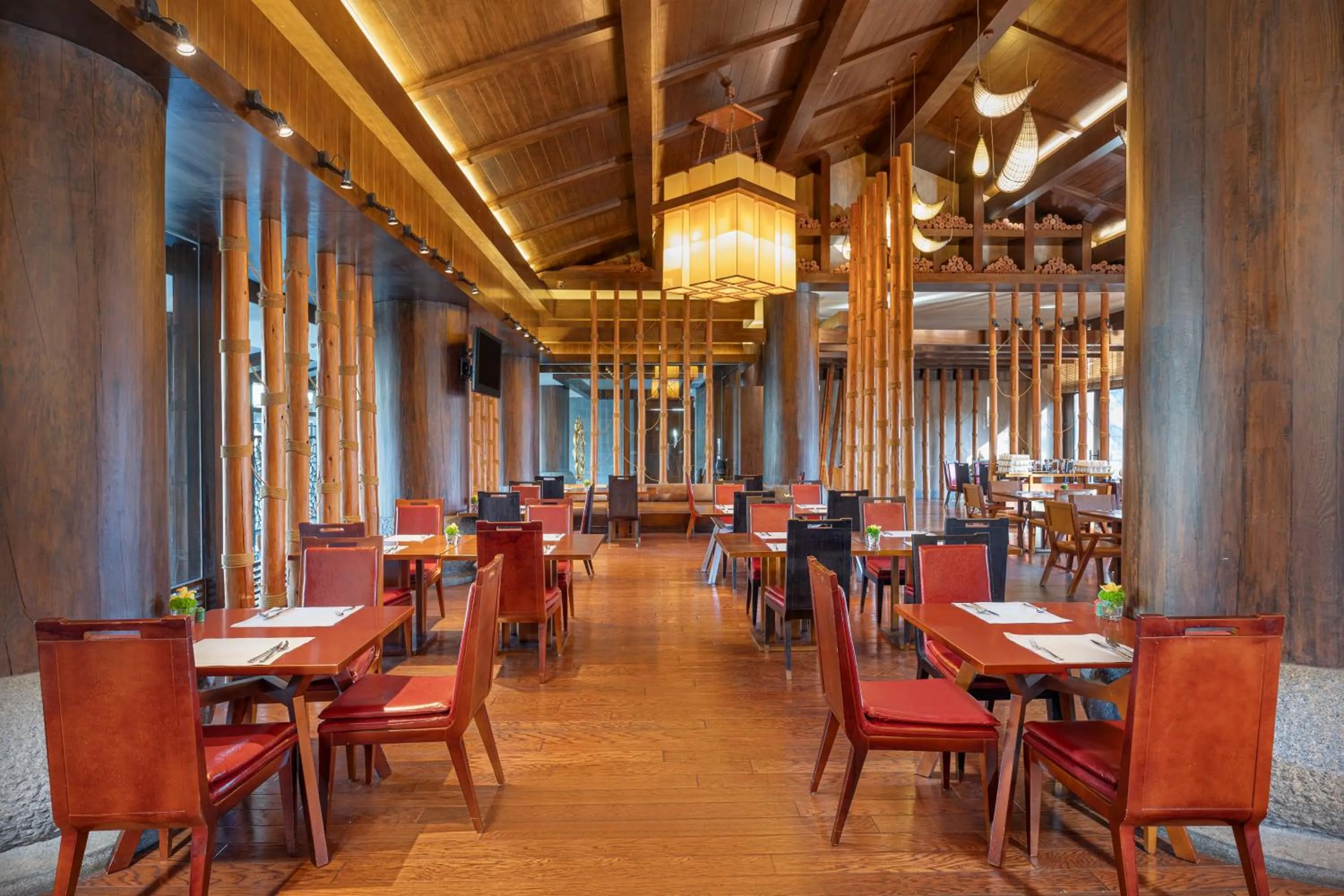 Restaurant/places to eat in InterContinental Lijiang Ancient Town Resort by IHG