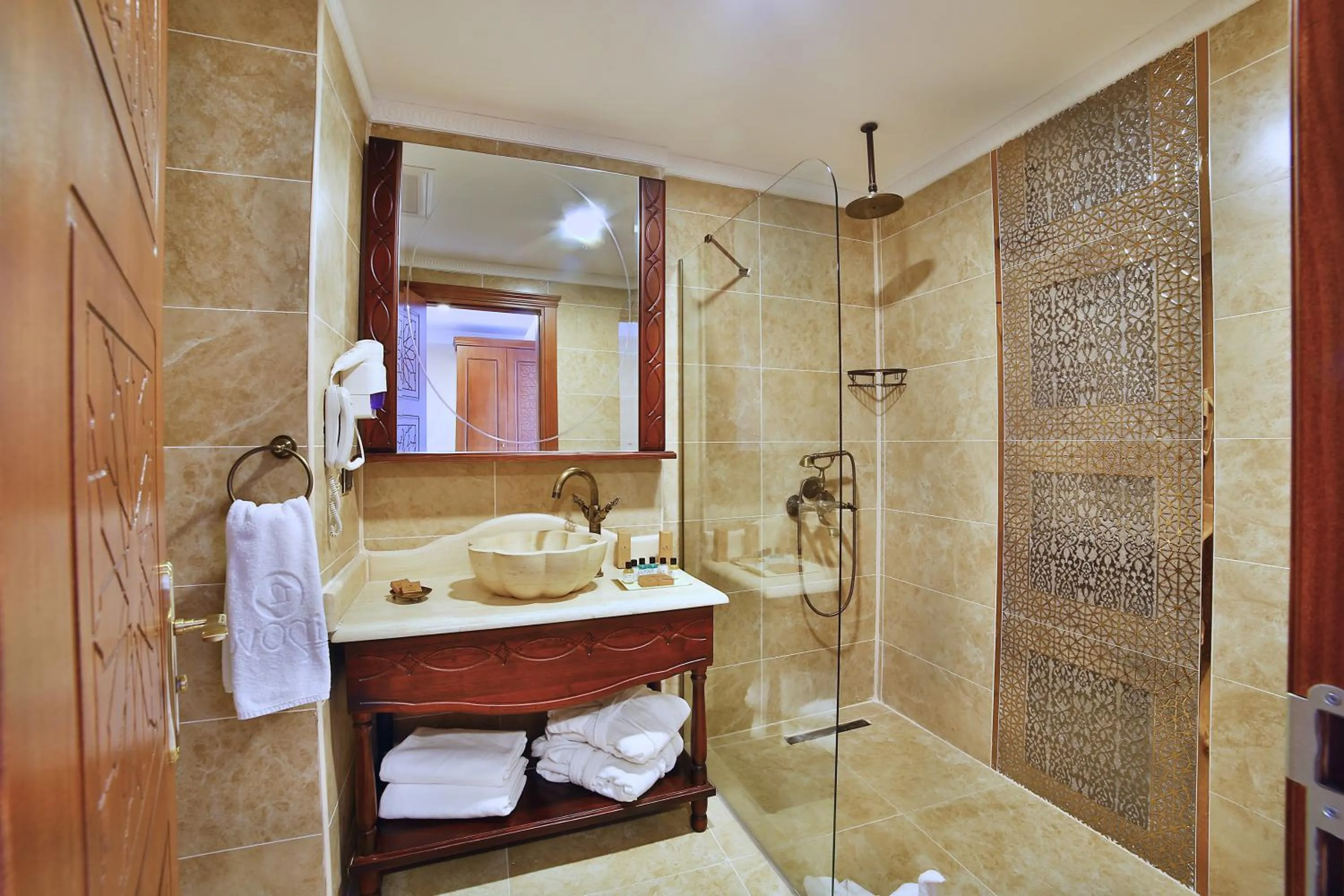 Shower in Kaya Ninova Hotel