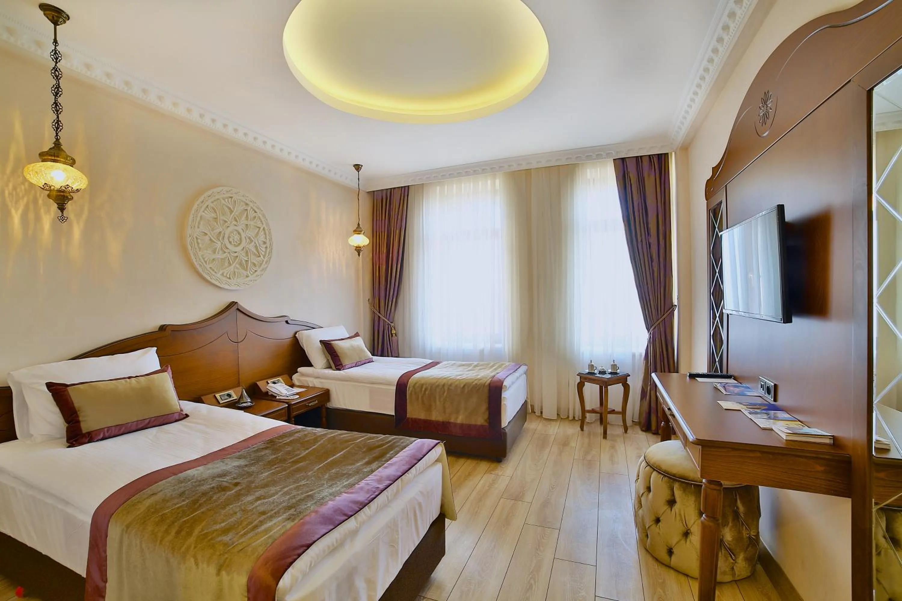 Photo of the whole room, Bed in Kaya Ninova Hotel