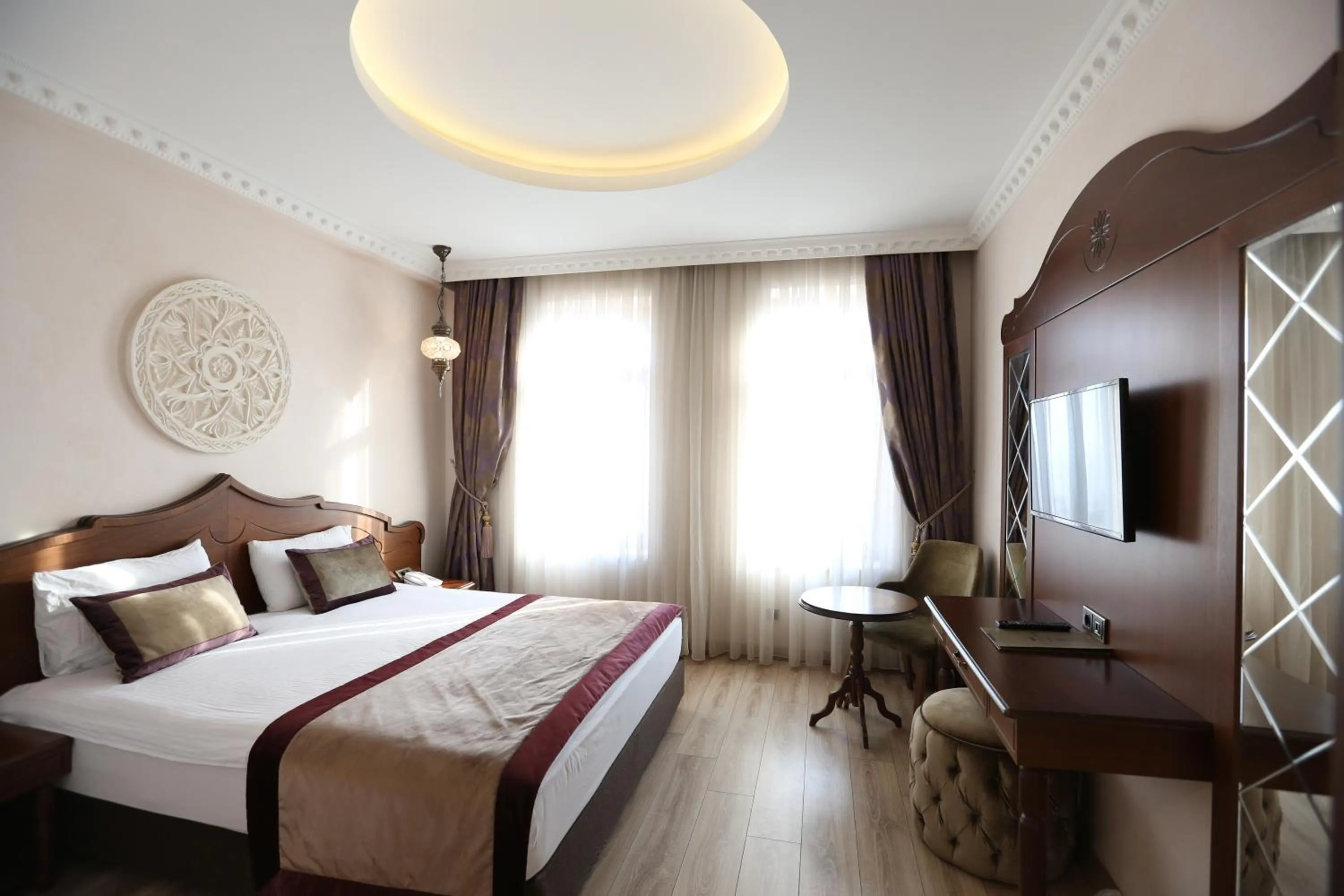 Photo of the whole room, Bed in Kaya Ninova Hotel
