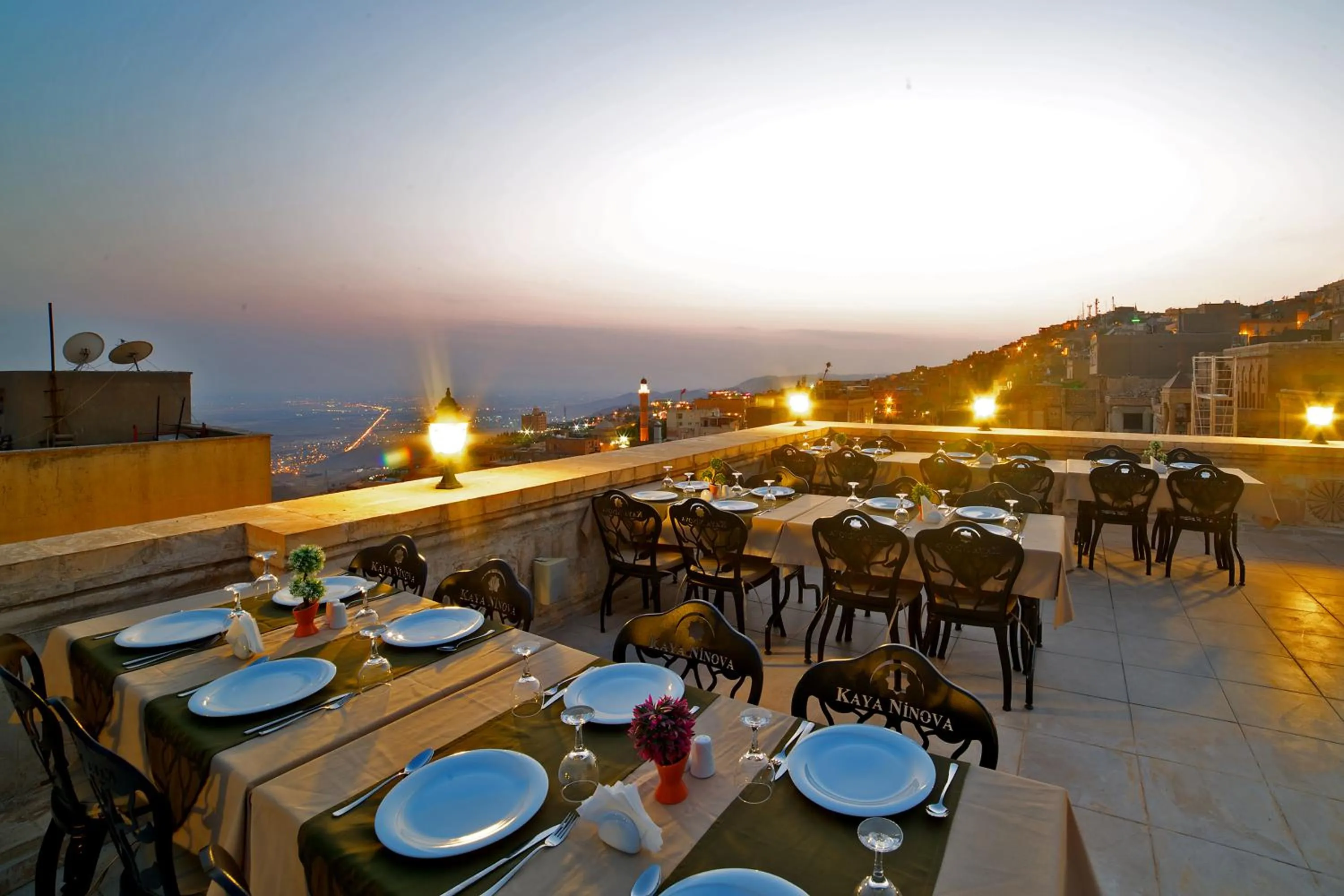 Restaurant/places to eat in Kaya Ninova Hotel