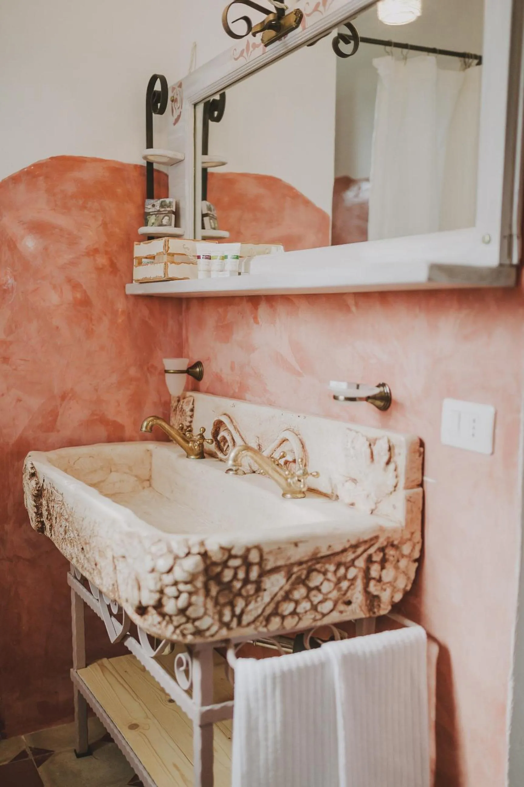 Bathroom in Masseria Montenapoleone