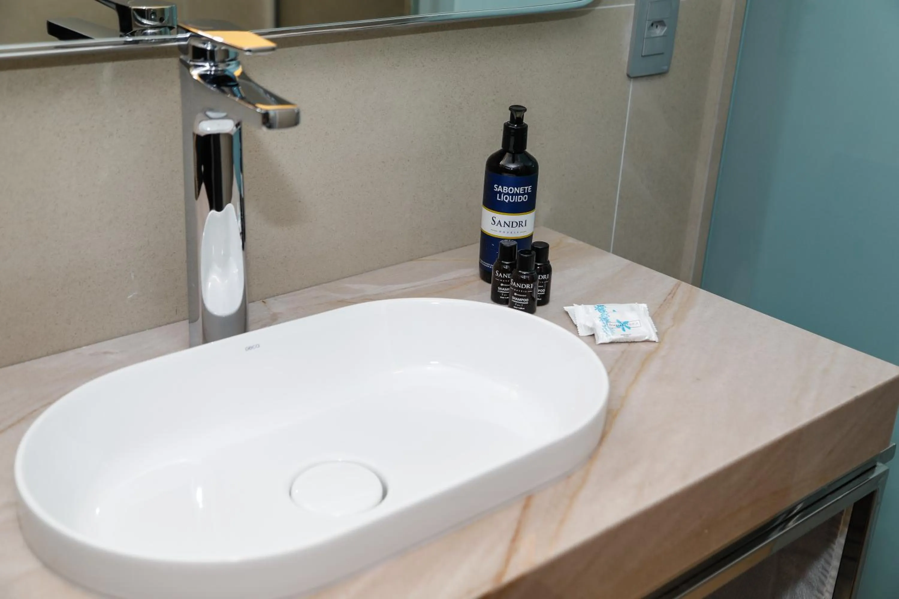 Bathroom in Sandri City Hotel