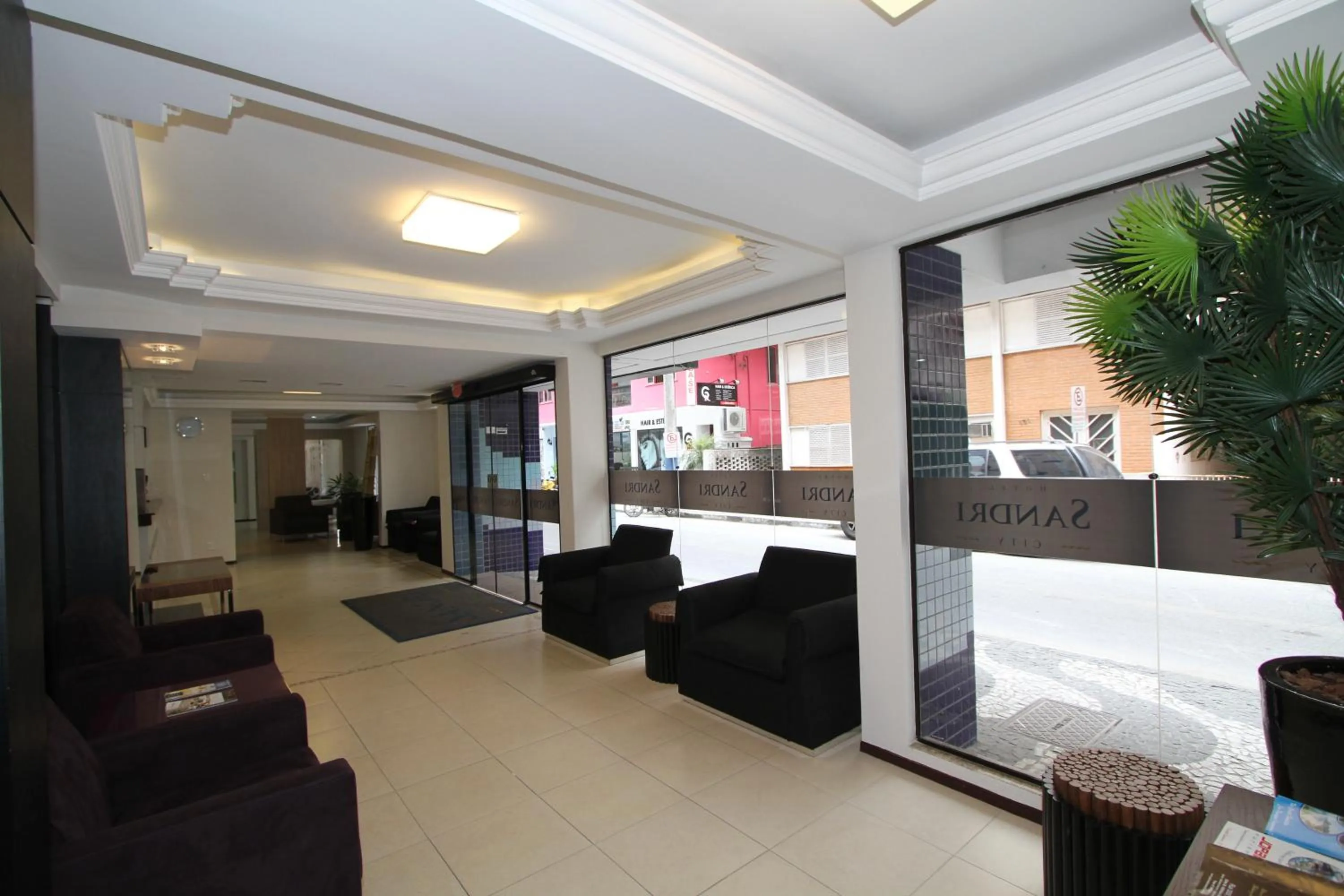 Lobby or reception in Sandri City Hotel