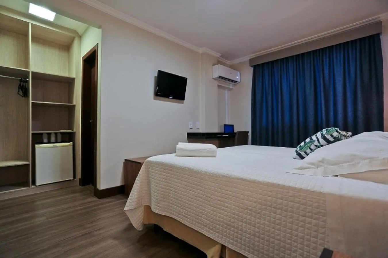 Bed in Sandri City Hotel