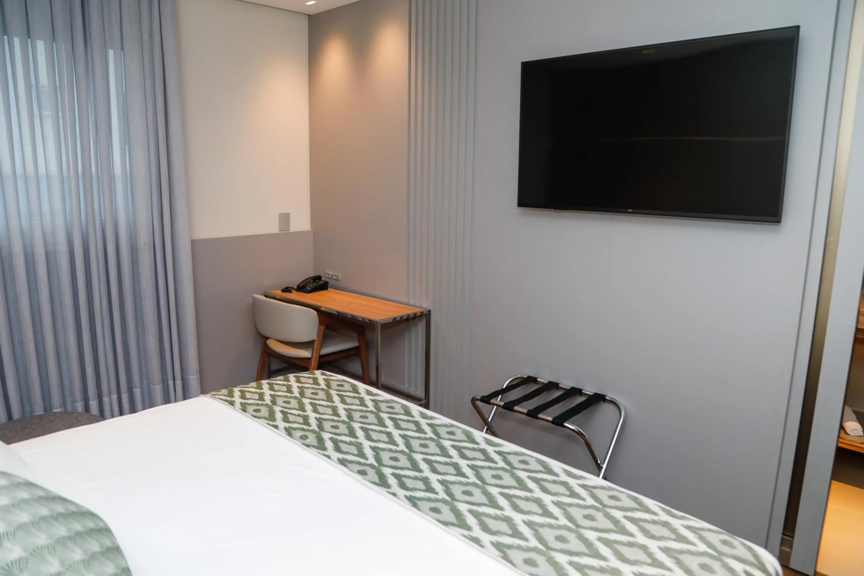 Bedroom, Bed in Sandri City Hotel