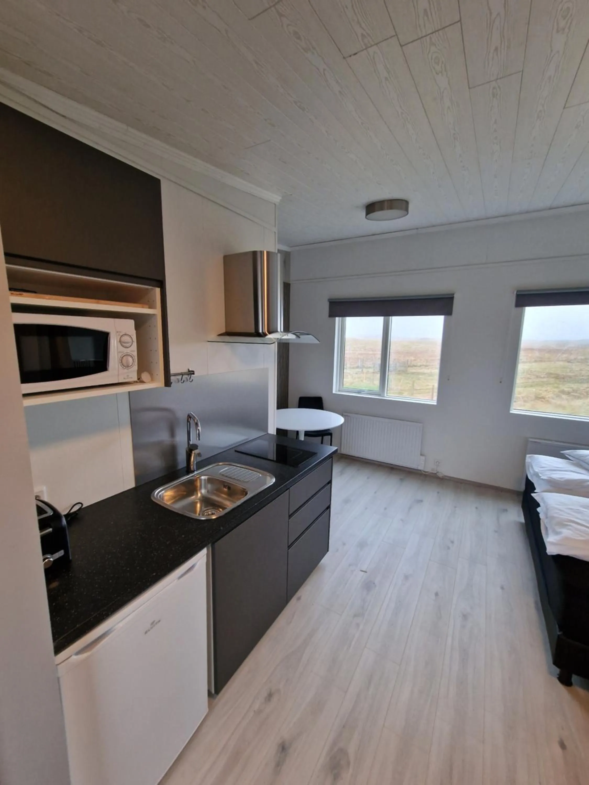 Kitchen or kitchenette in Aurora Cabins
