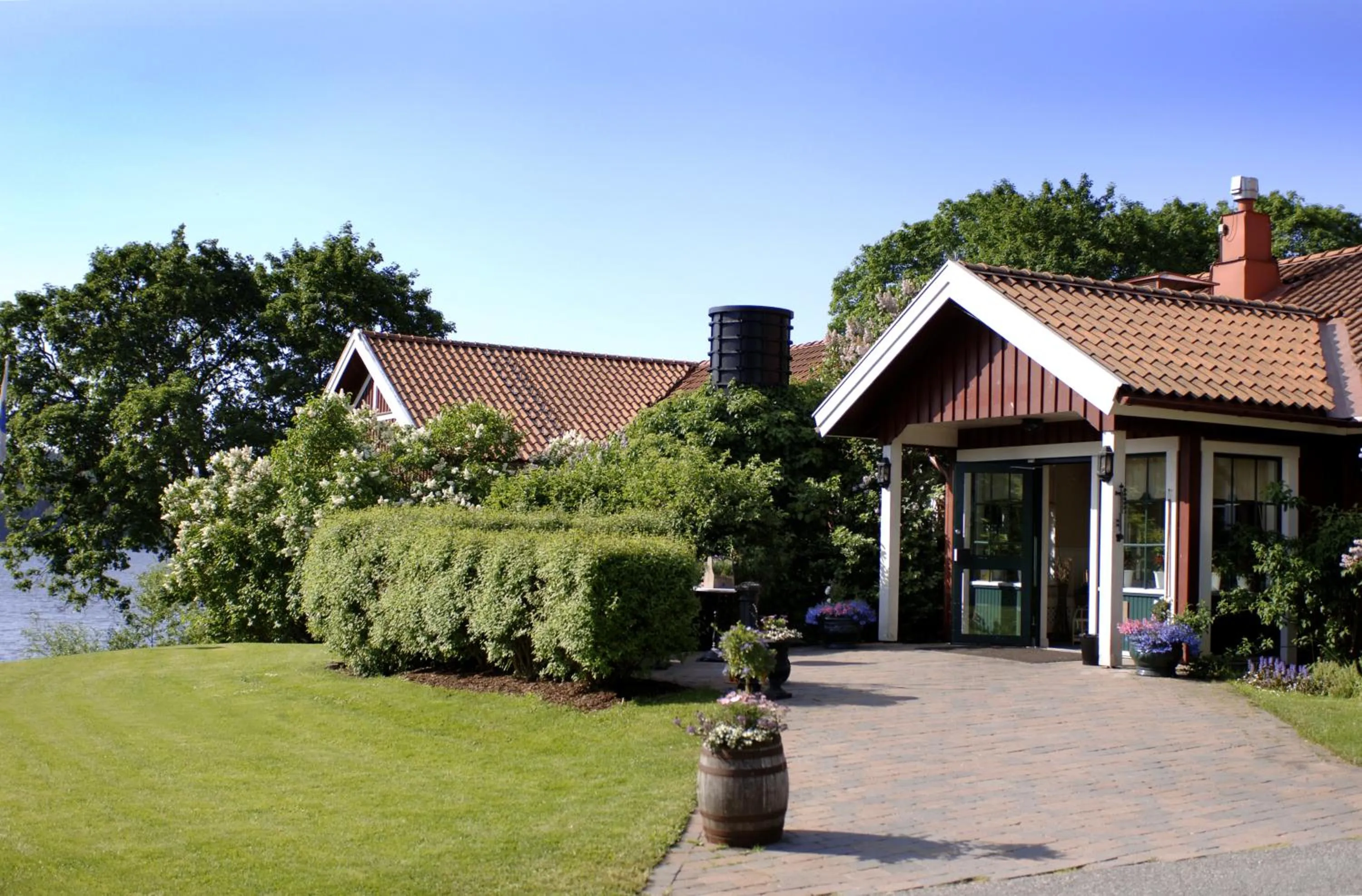 Facade/entrance in Steningevik