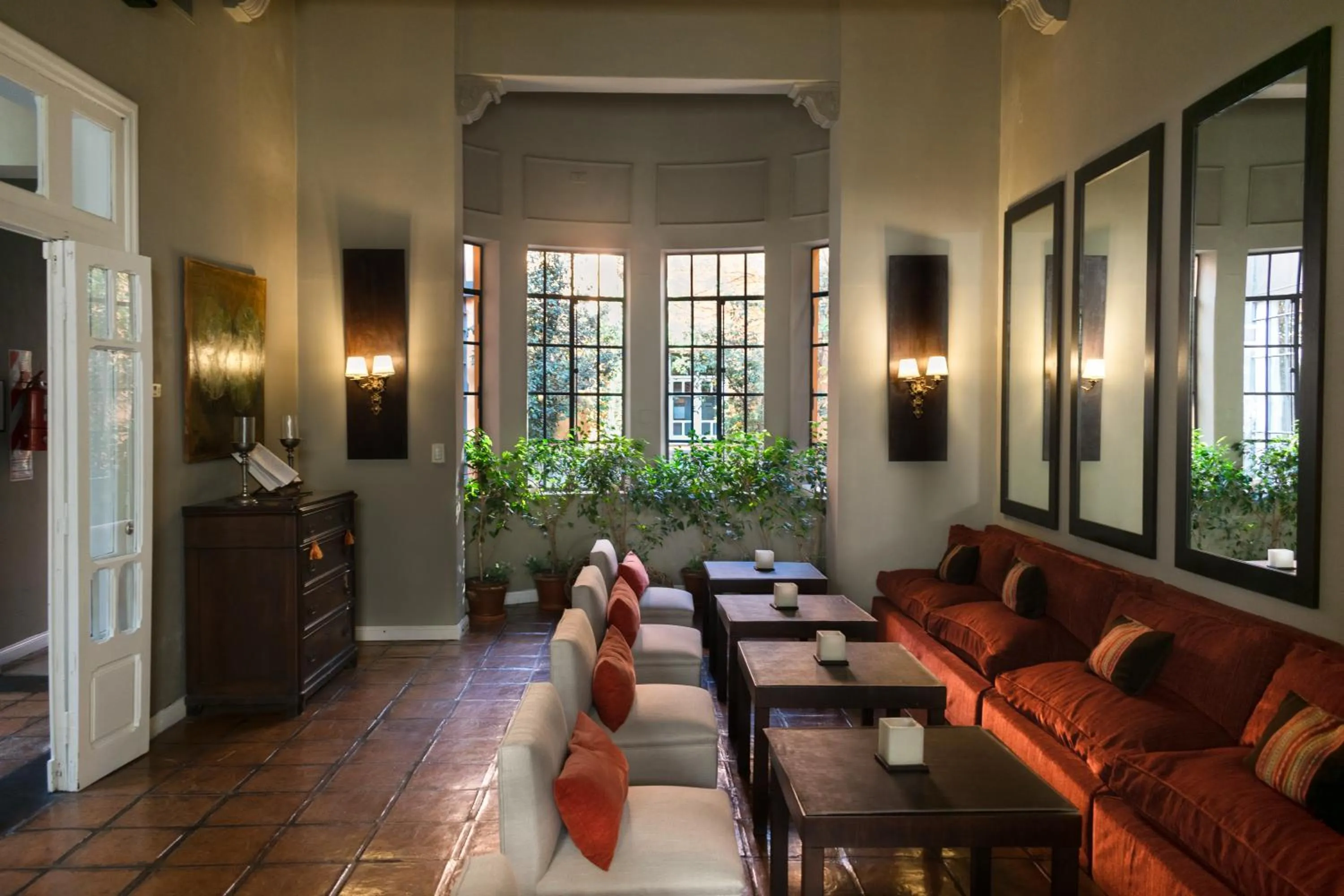 Lounge or bar in Legado Mitico Salta Hotel Boutique