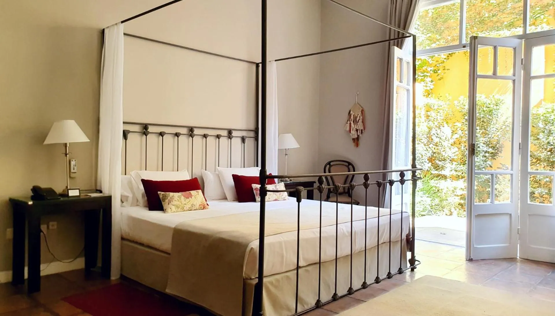 Bedroom, Bed in Legado Mitico Salta Hotel Boutique