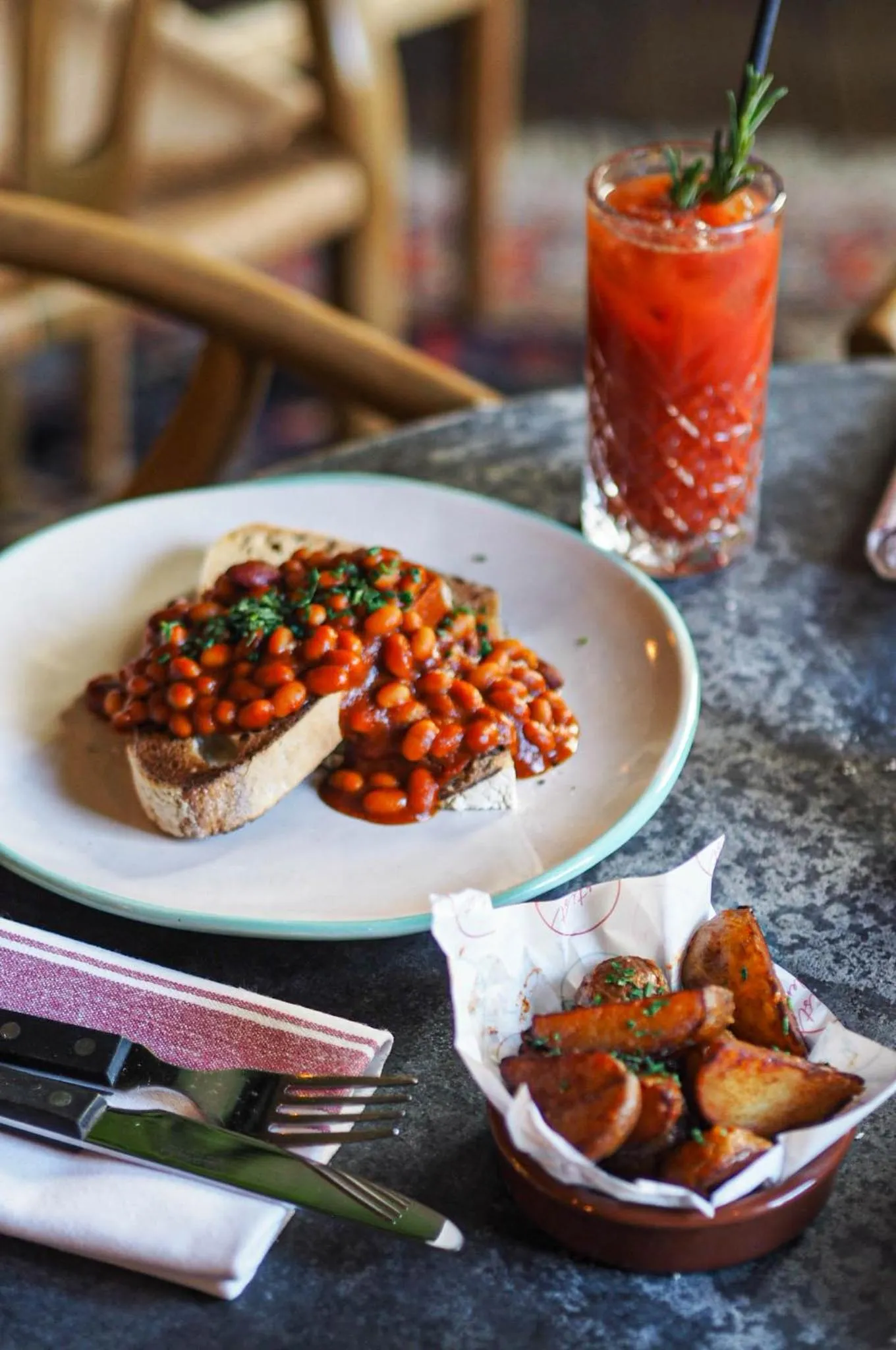 Food and drinks in Artist Residence Cornwall