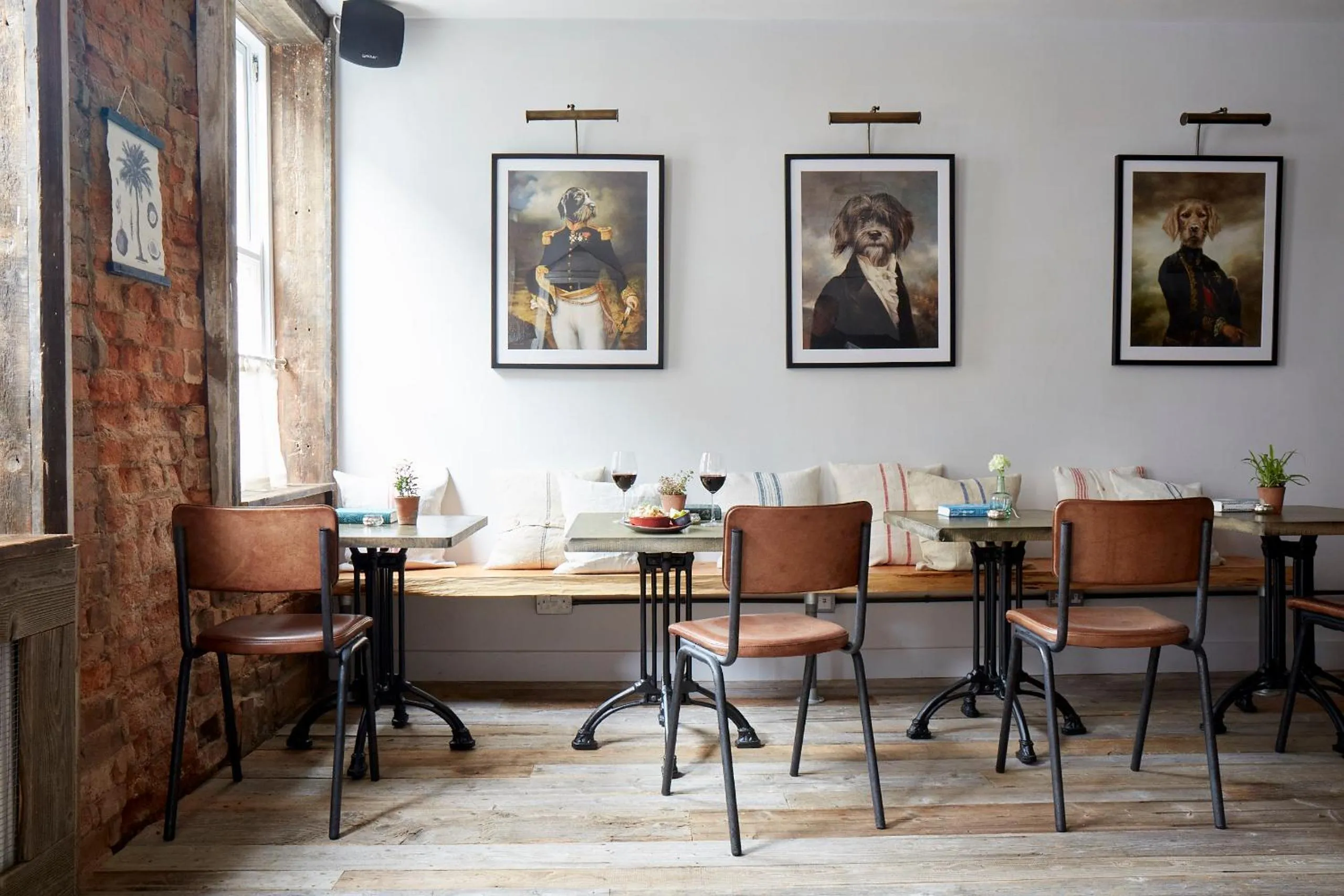 Restaurant/places to eat in Artist Residence Cornwall