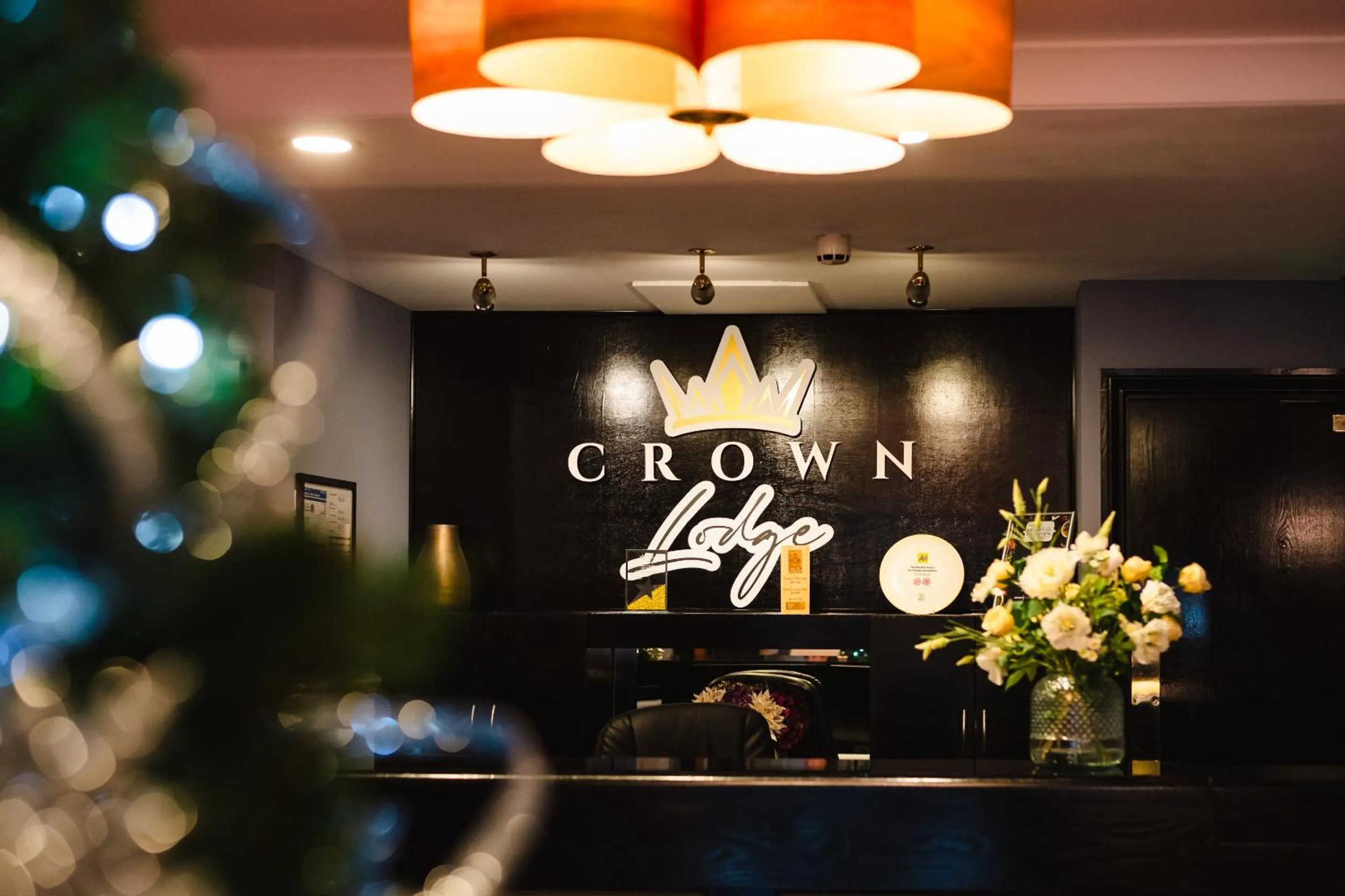 Lobby or reception in Crown Lodge Hotel