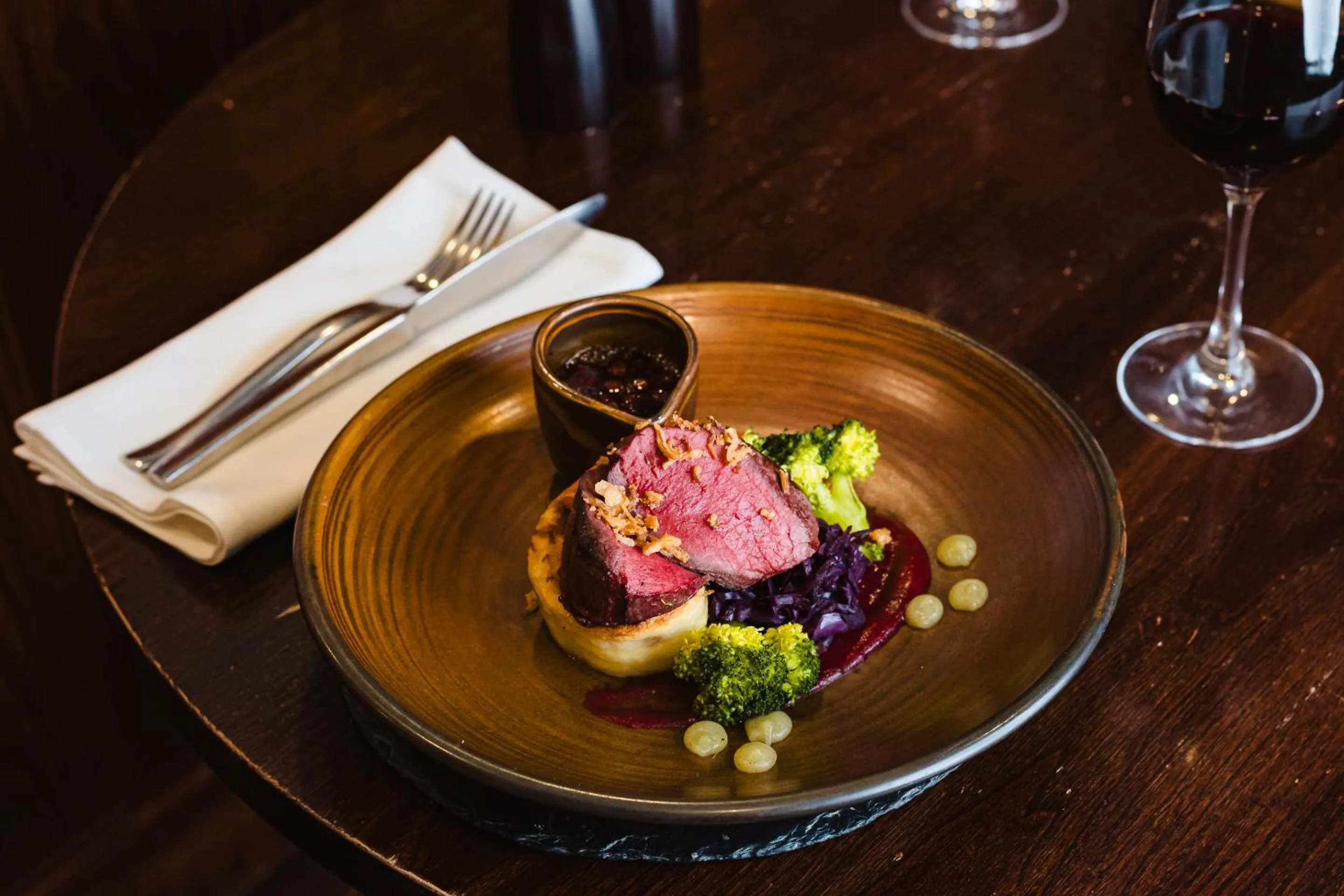 Food and drinks in Crown Lodge Hotel